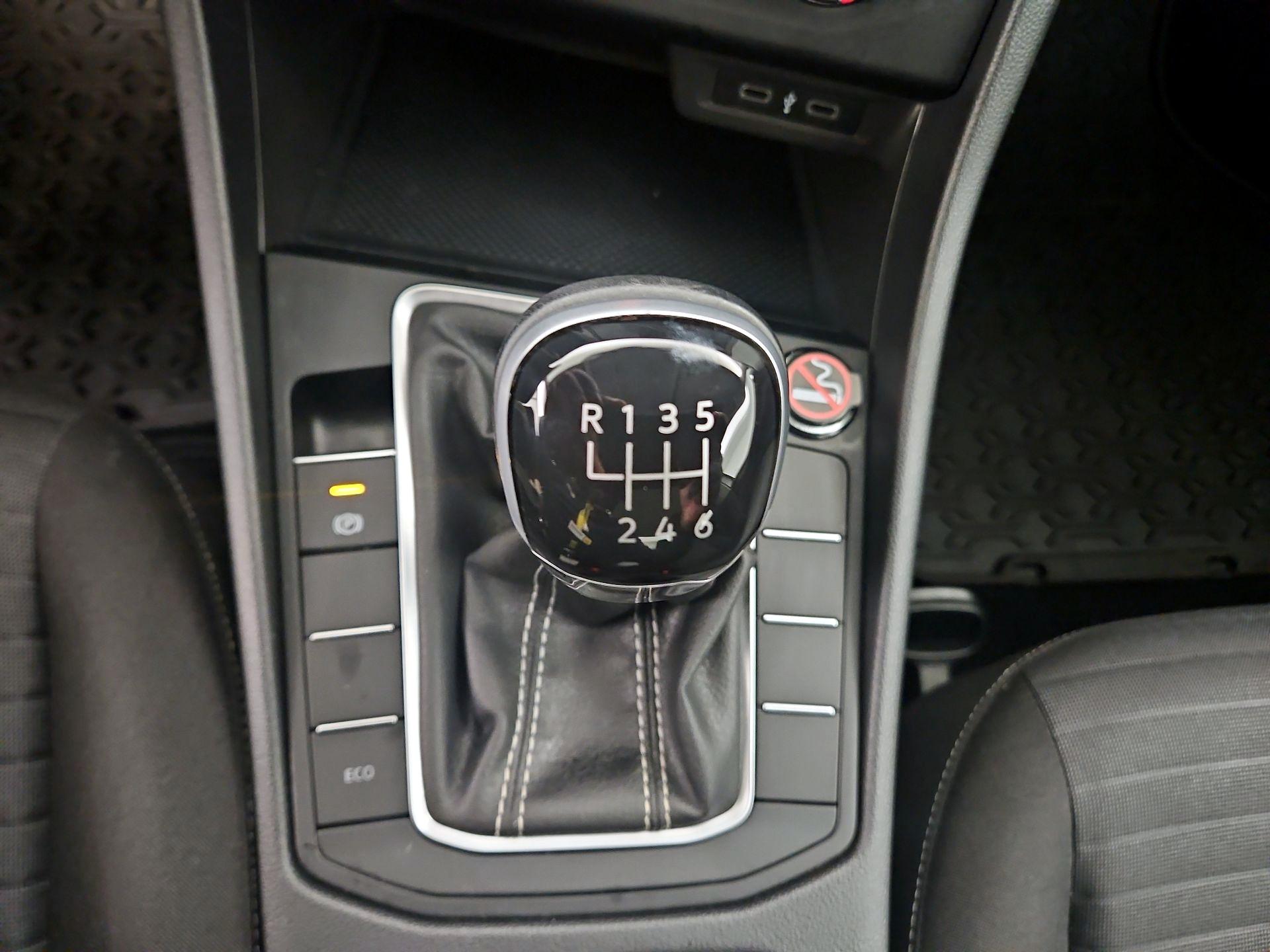 Thumbnail: 2023 Volkswagen Jetta - 17