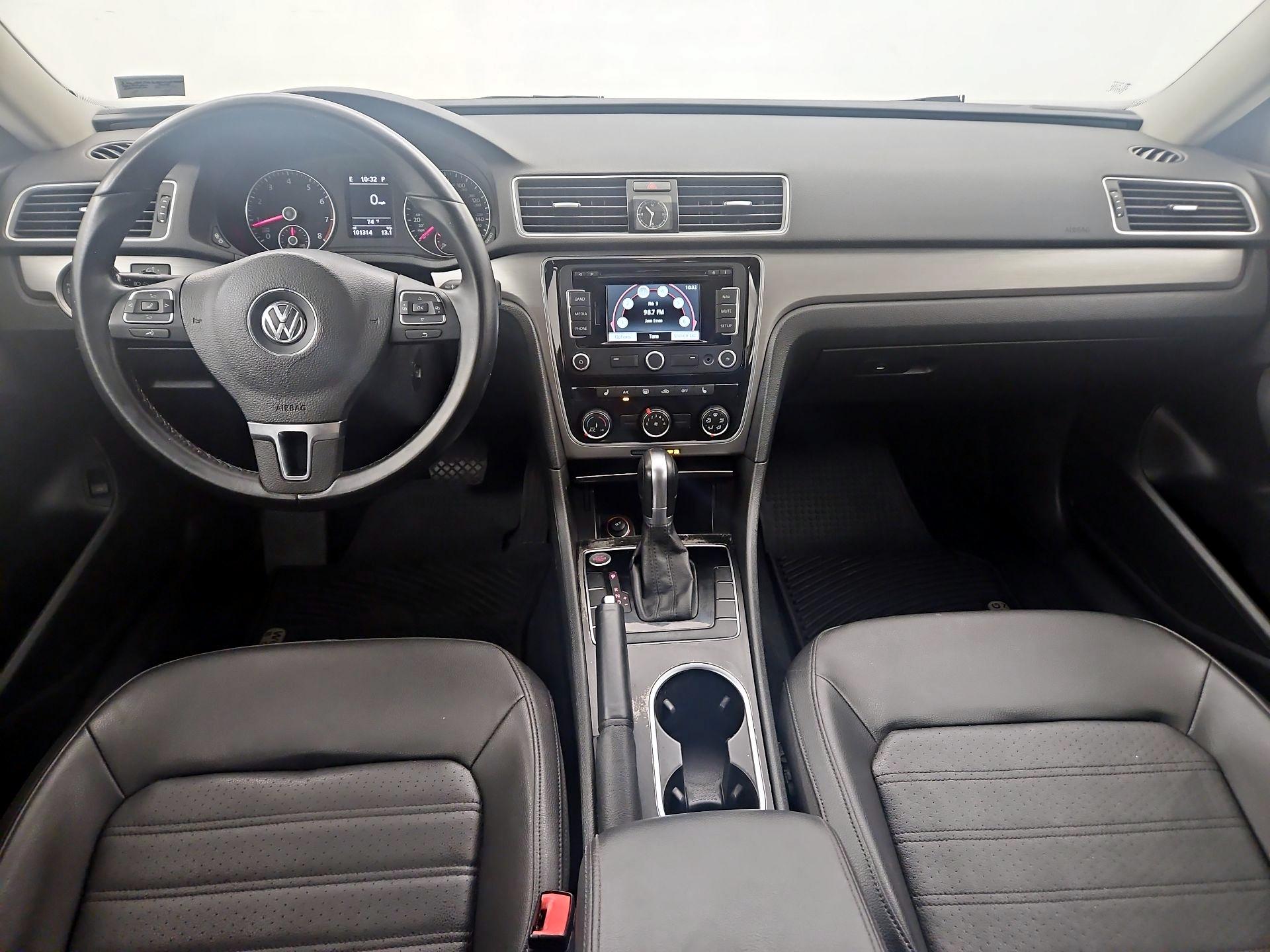 Thumbnail: 2015 Volkswagen Passat - 9