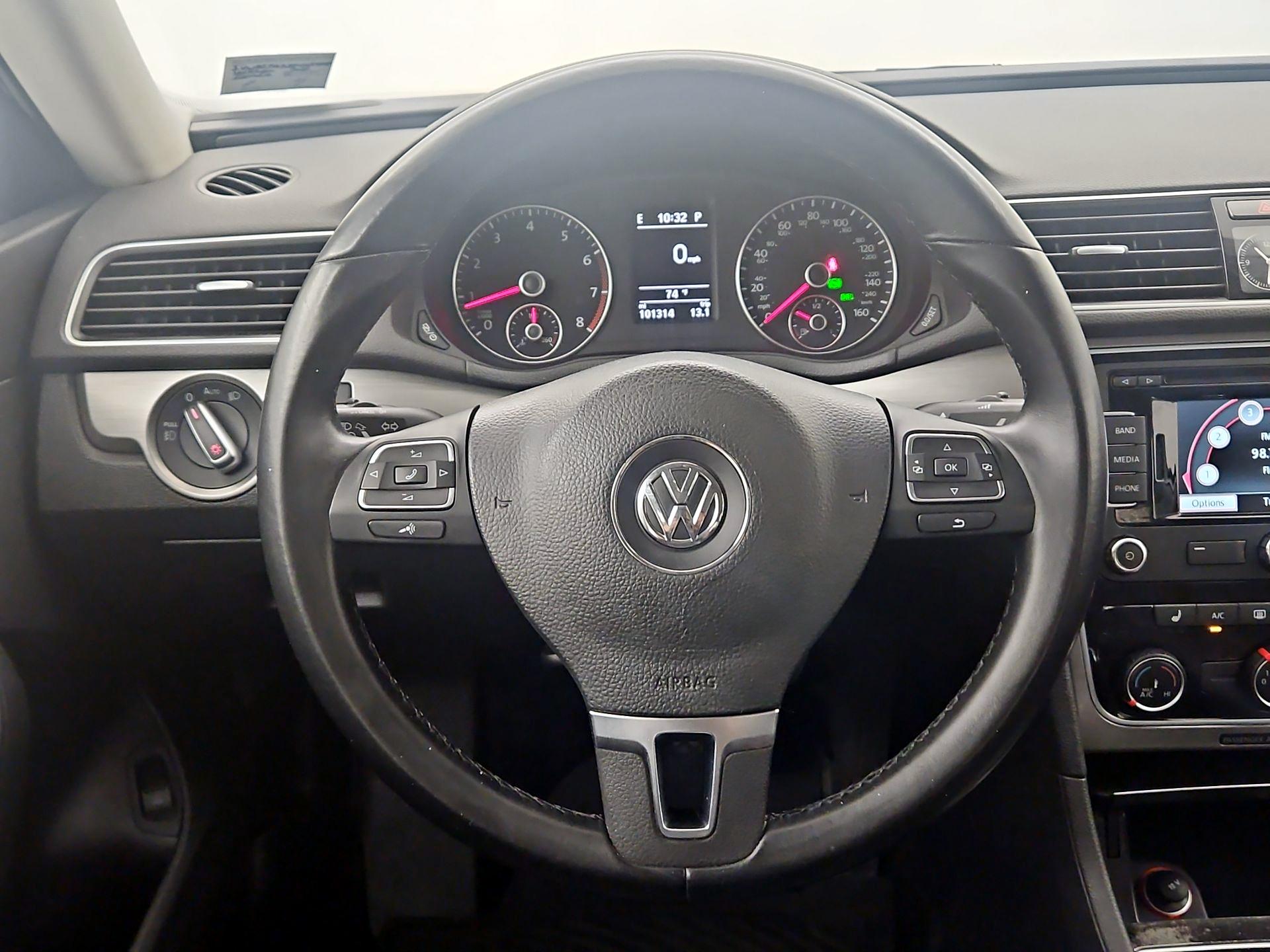 Thumbnail: 2015 Volkswagen Passat - 10