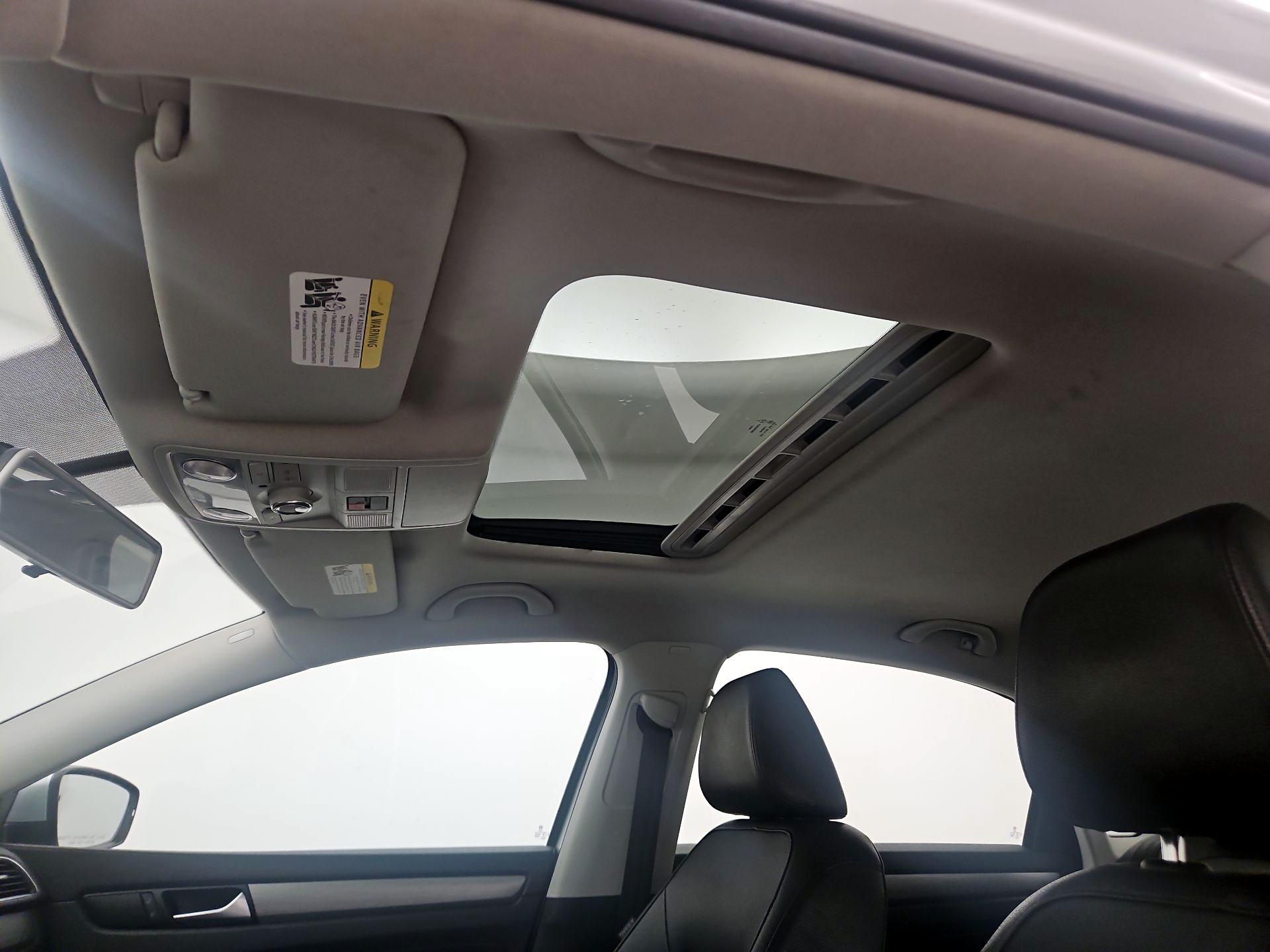 Thumbnail: 2015 Volkswagen Passat - 20