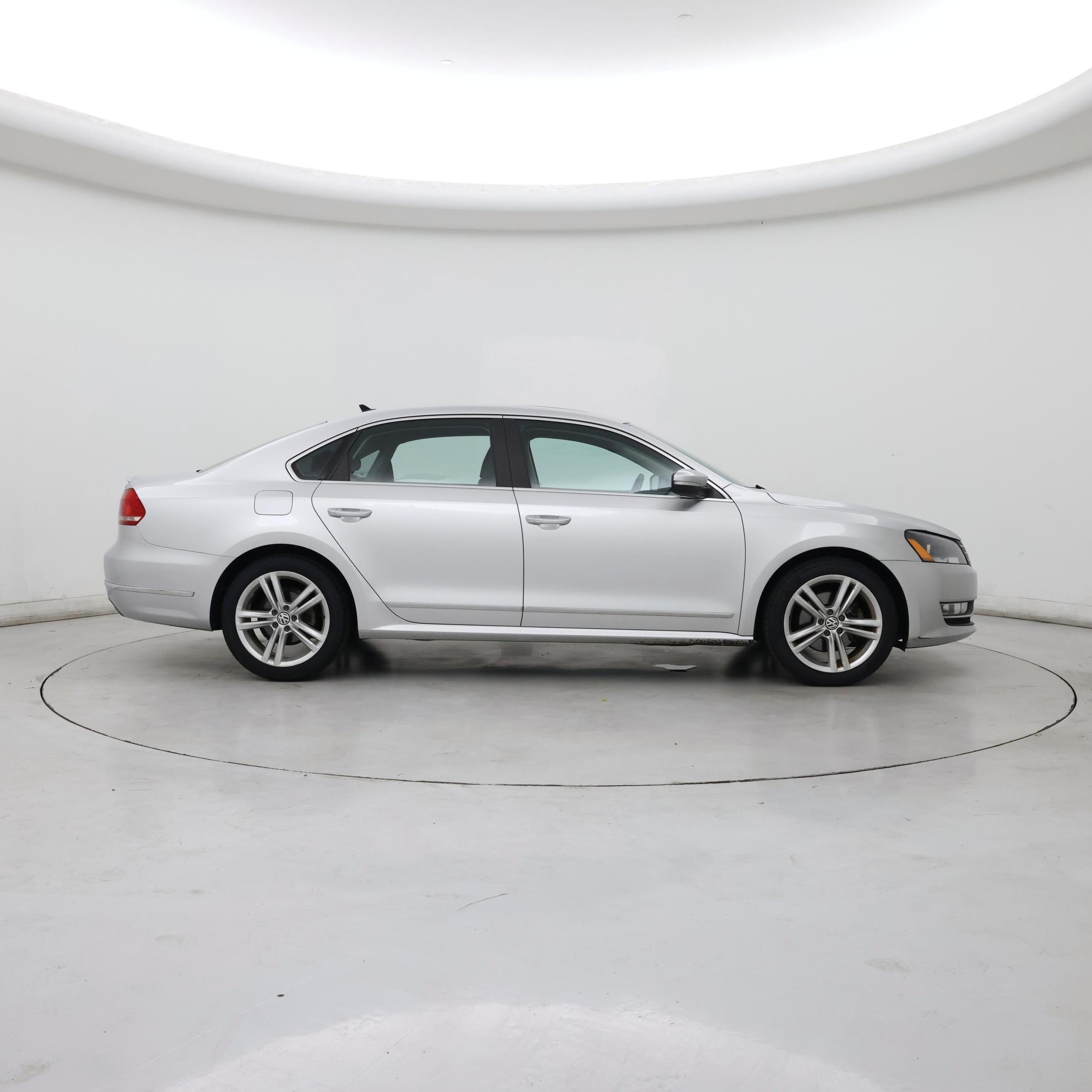 Thumbnail: 2015 Volkswagen Passat - 7