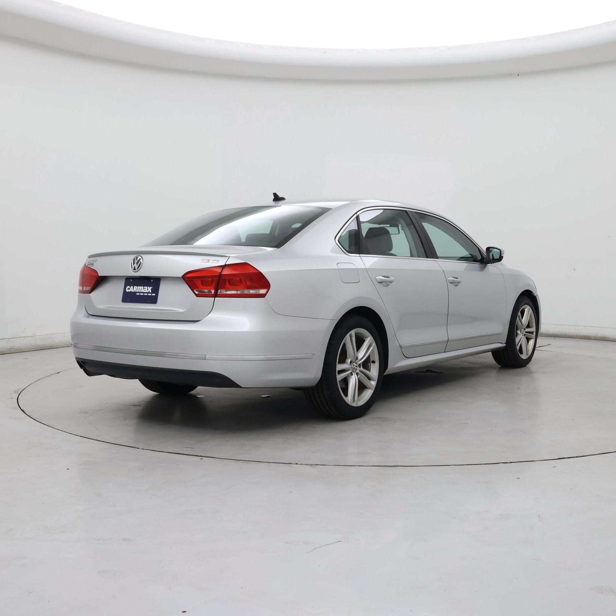 Thumbnail: 2015 Volkswagen Passat - 8