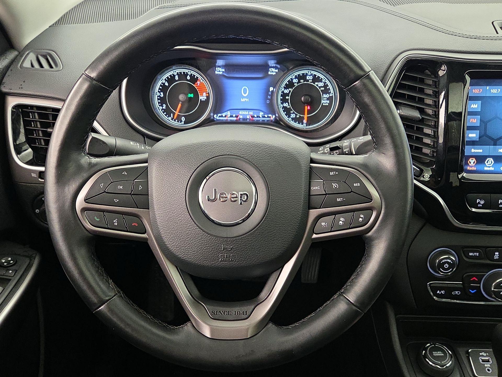 Thumbnail: 2021 Jeep Cherokee - 10
