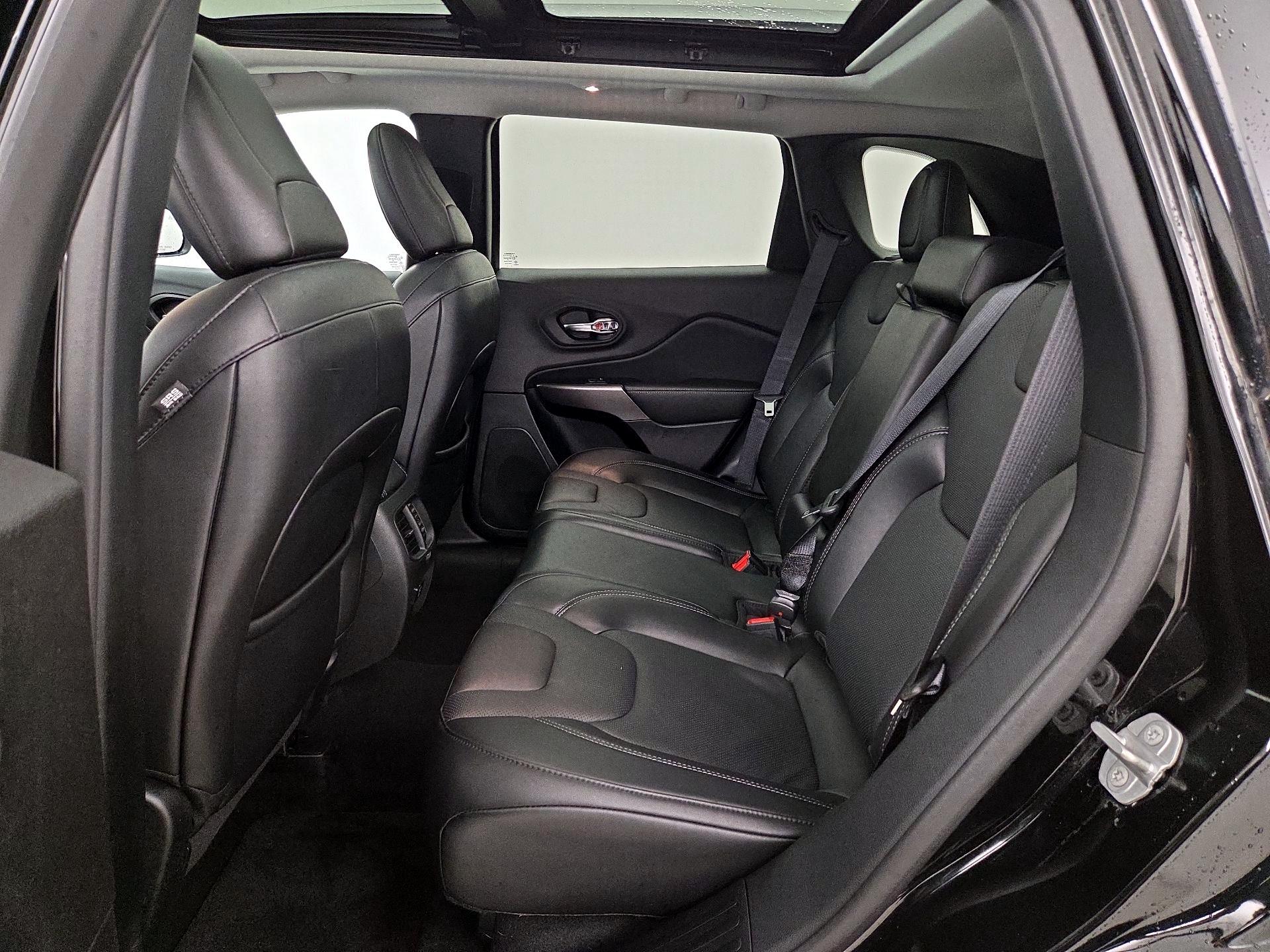 Thumbnail: 2021 Jeep Cherokee - 20