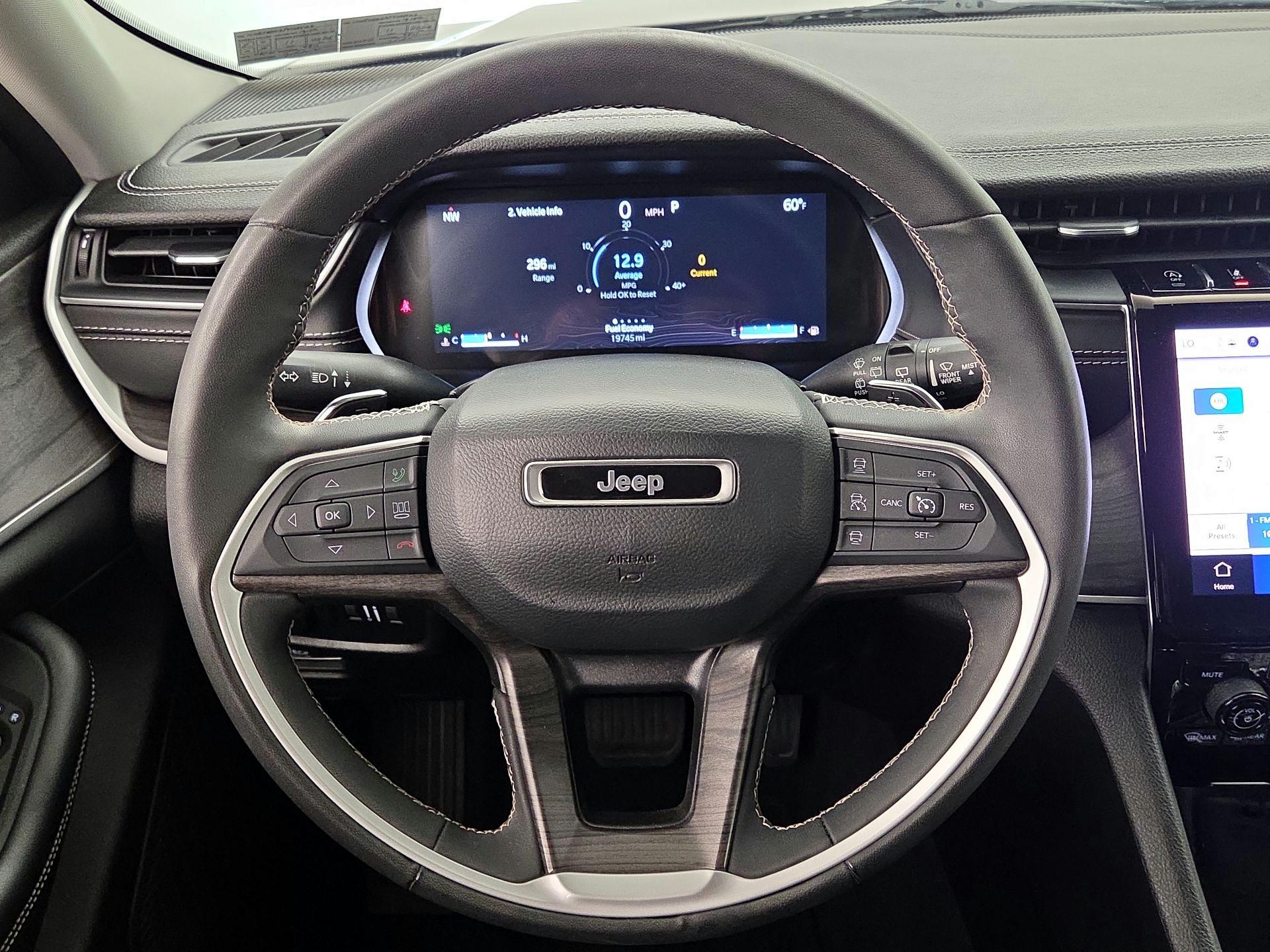 Thumbnail: 2023 Jeep Grand Cherokee - 10