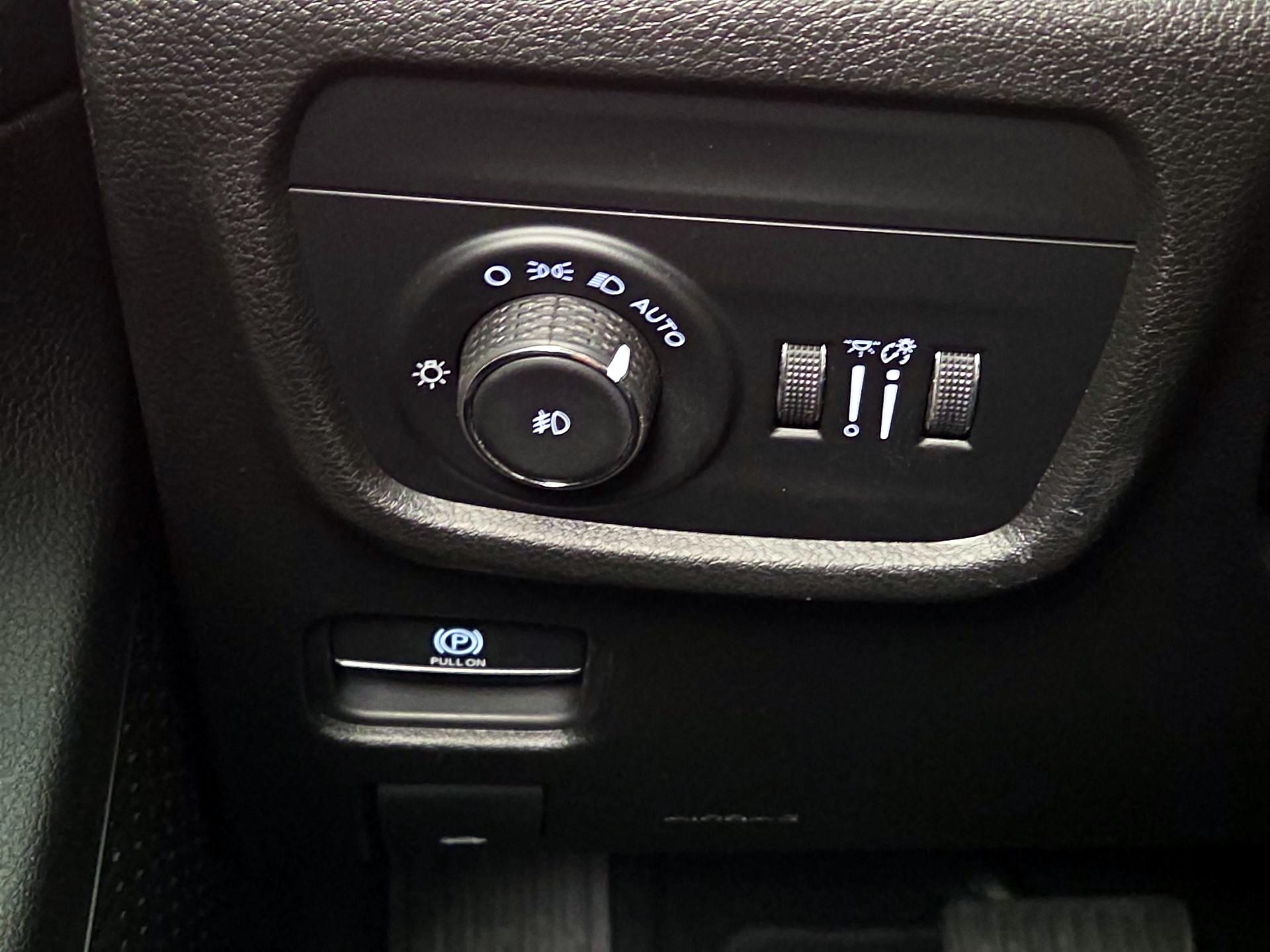 Thumbnail: 2023 Jeep Grand Cherokee - 13