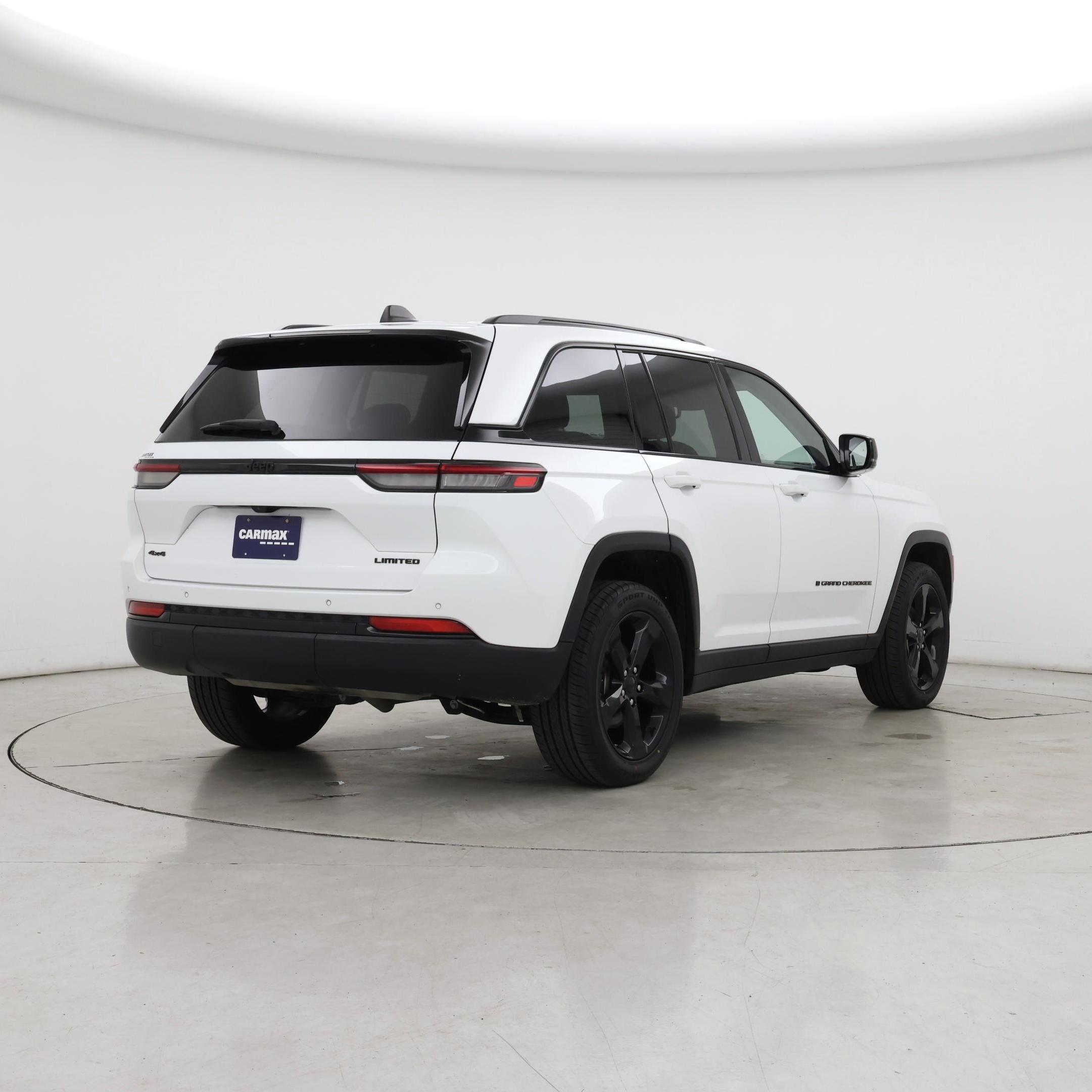 Thumbnail: 2023 Jeep Grand Cherokee - 8