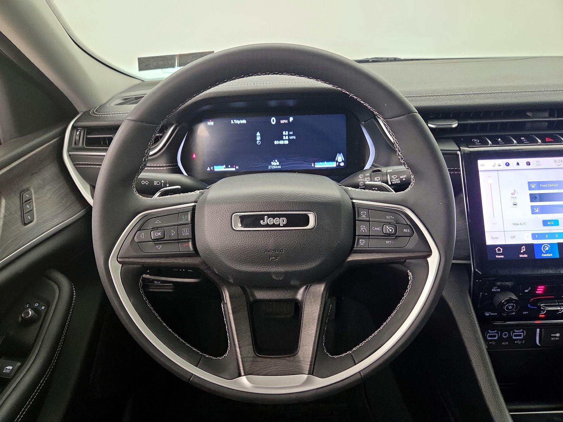 Thumbnail: 2023 Jeep Grand Cherokee - 10