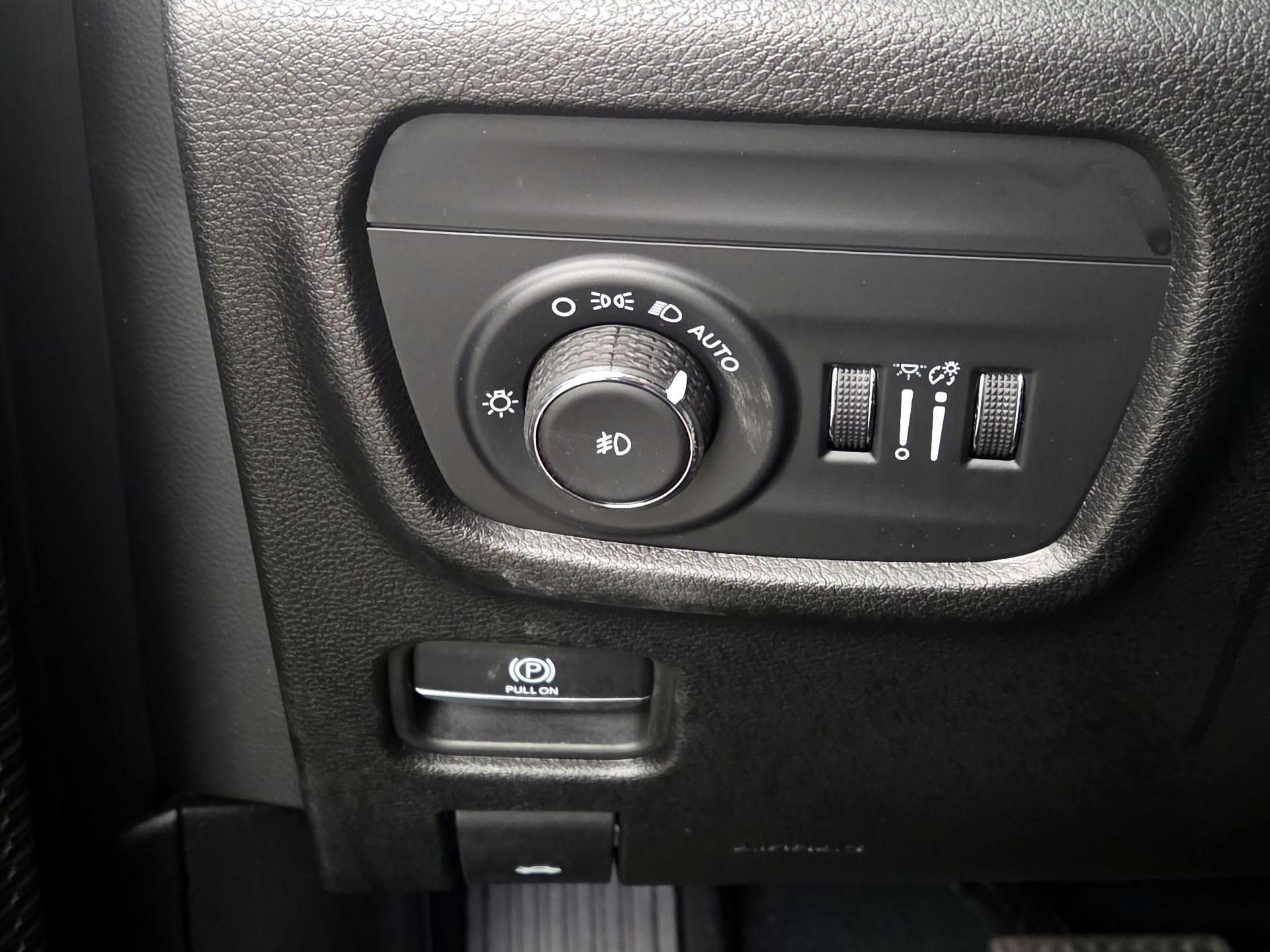 Thumbnail: 2023 Jeep Grand Cherokee - 13