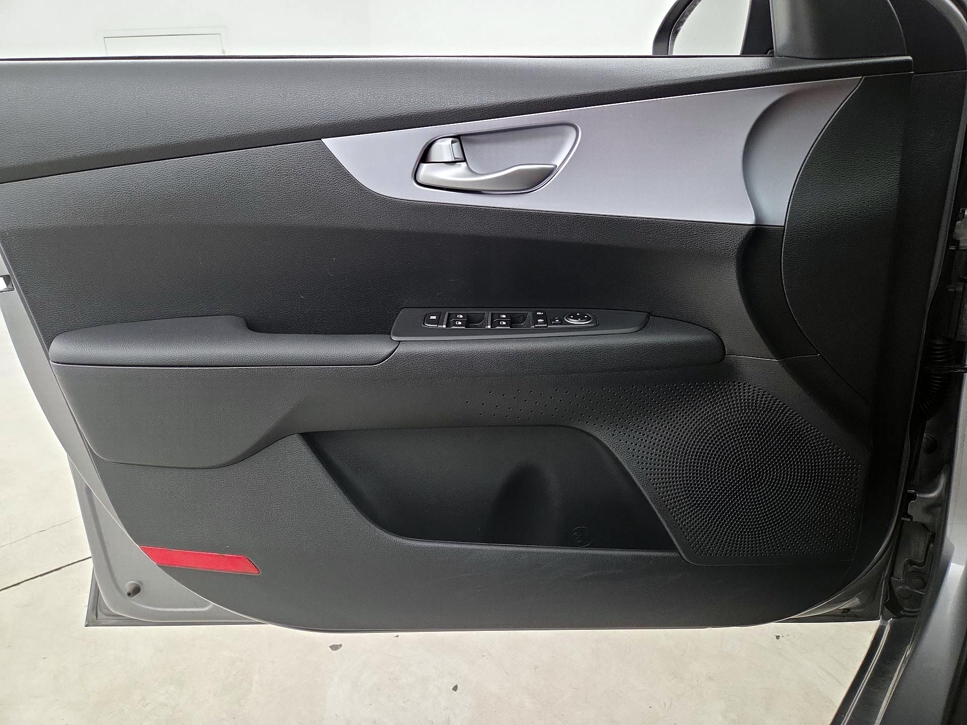 Thumbnail: 2024 Kia Forte - 12