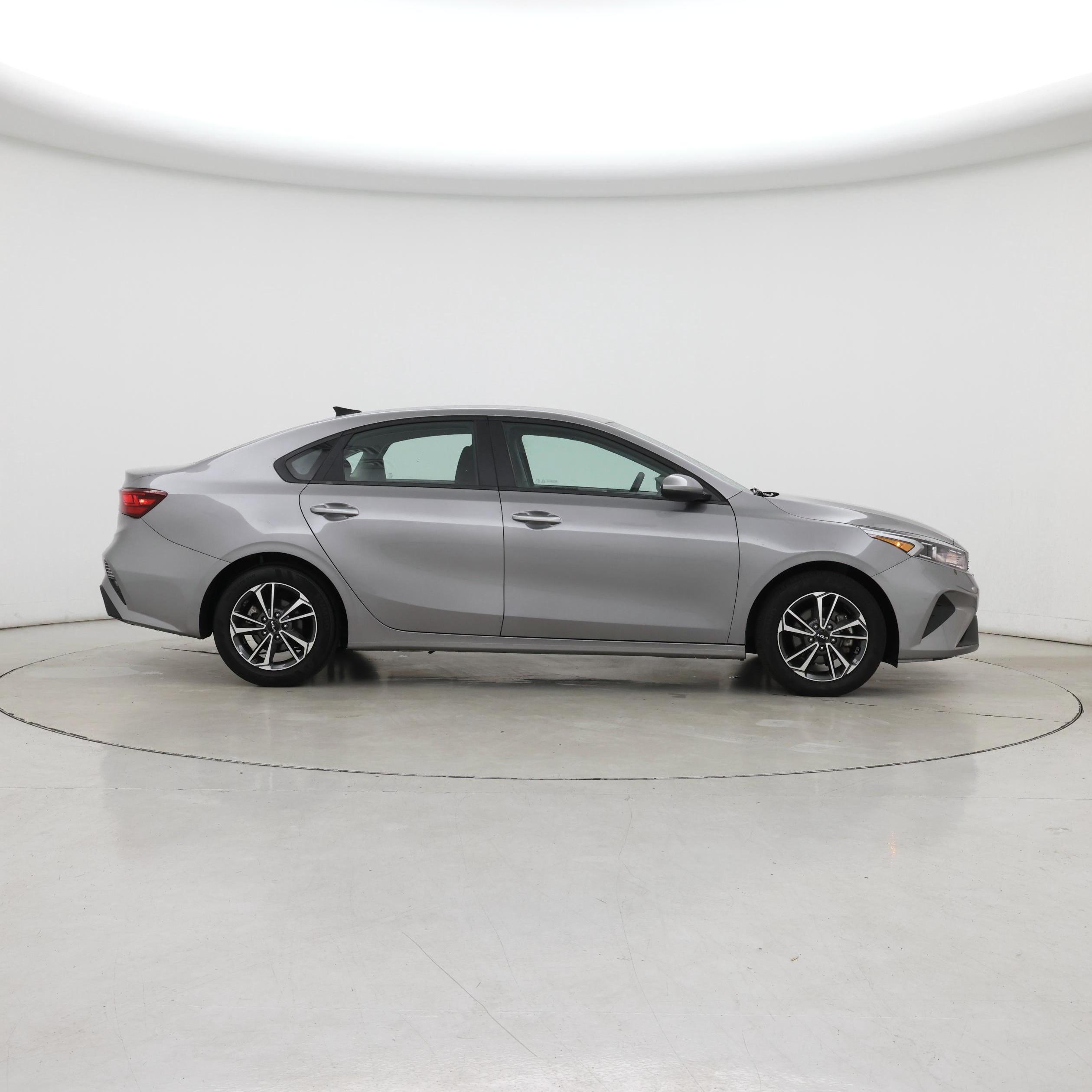 Thumbnail: 2024 Kia Forte - 7
