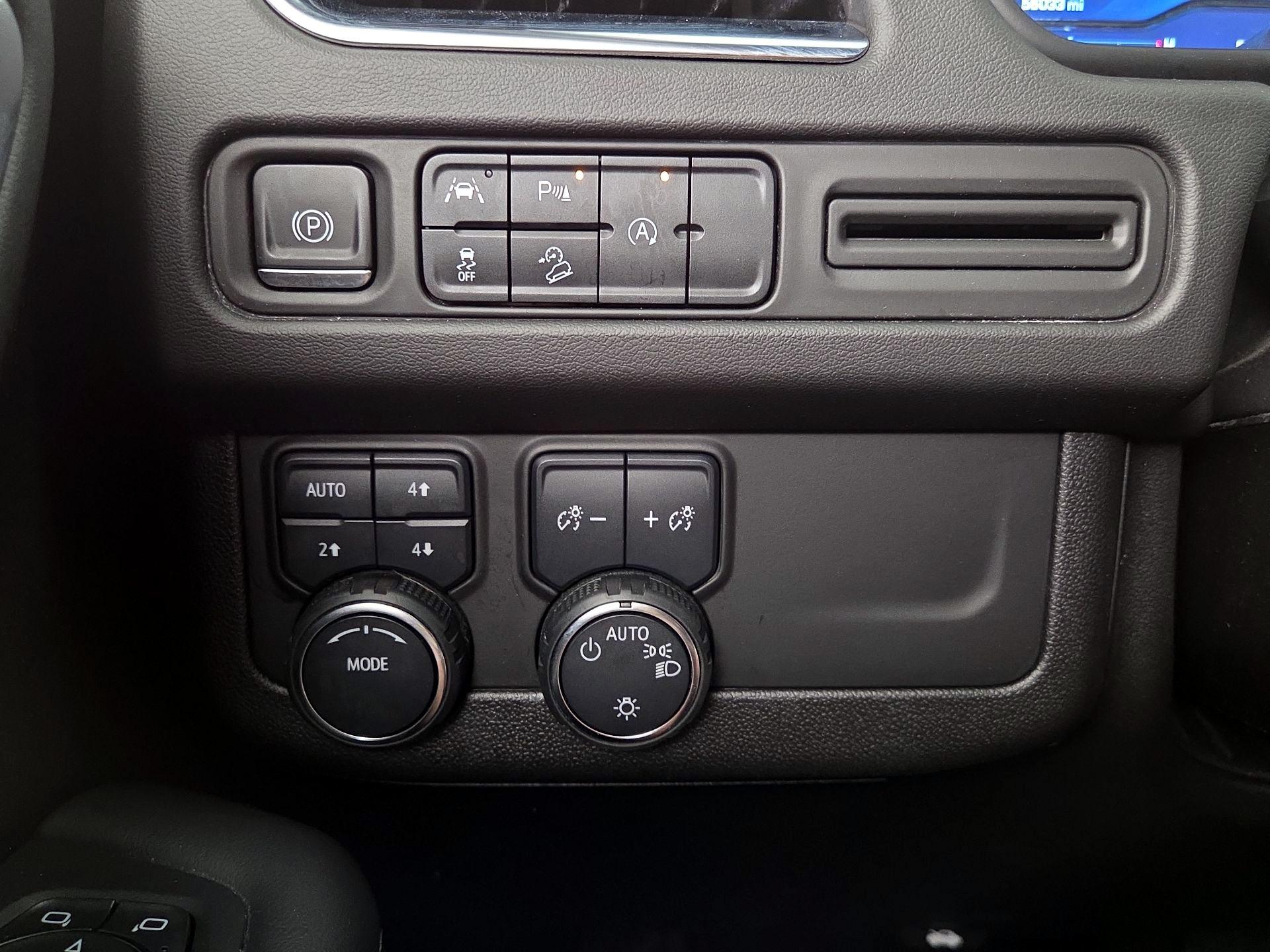 Thumbnail: 2023 Chevrolet Suburban - 13