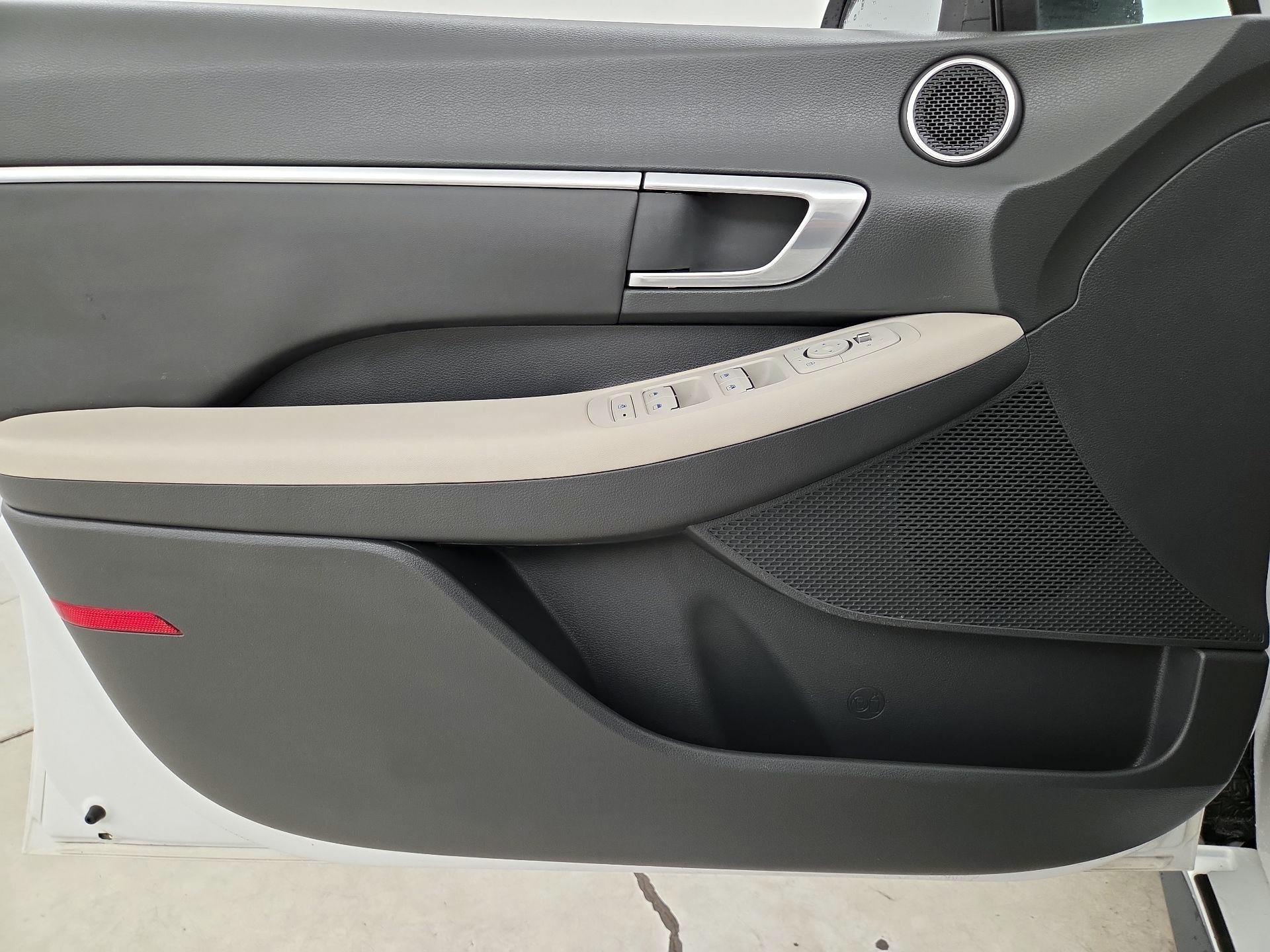 Thumbnail: 2022 Hyundai Sonata - 12