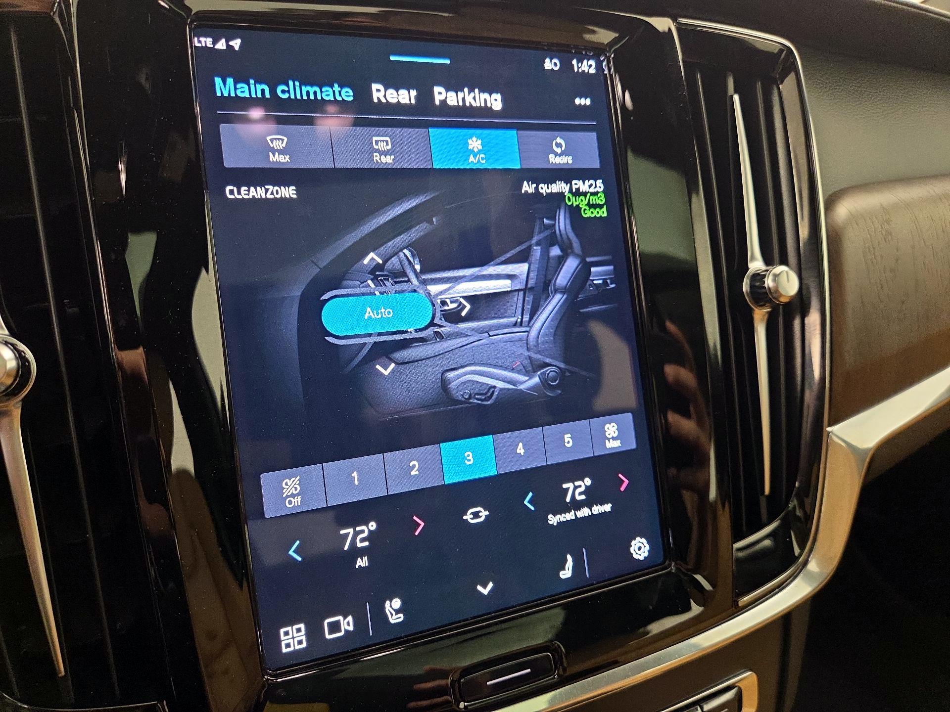 Thumbnail: 2022 Volvo S90 - 17