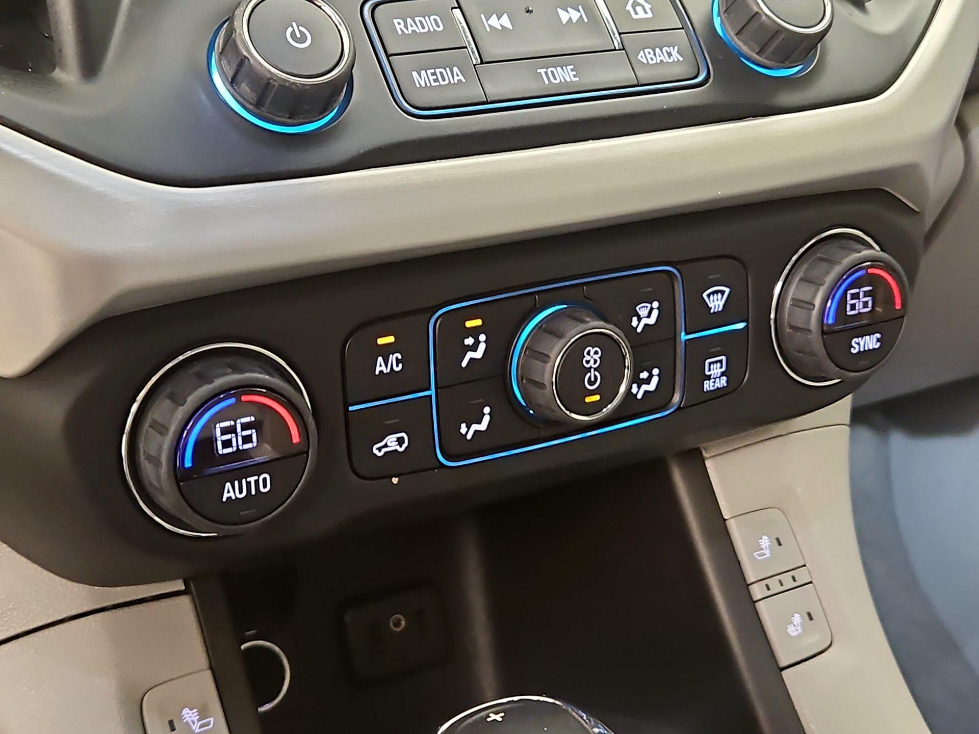 Thumbnail: 2019 GMC Acadia - 17