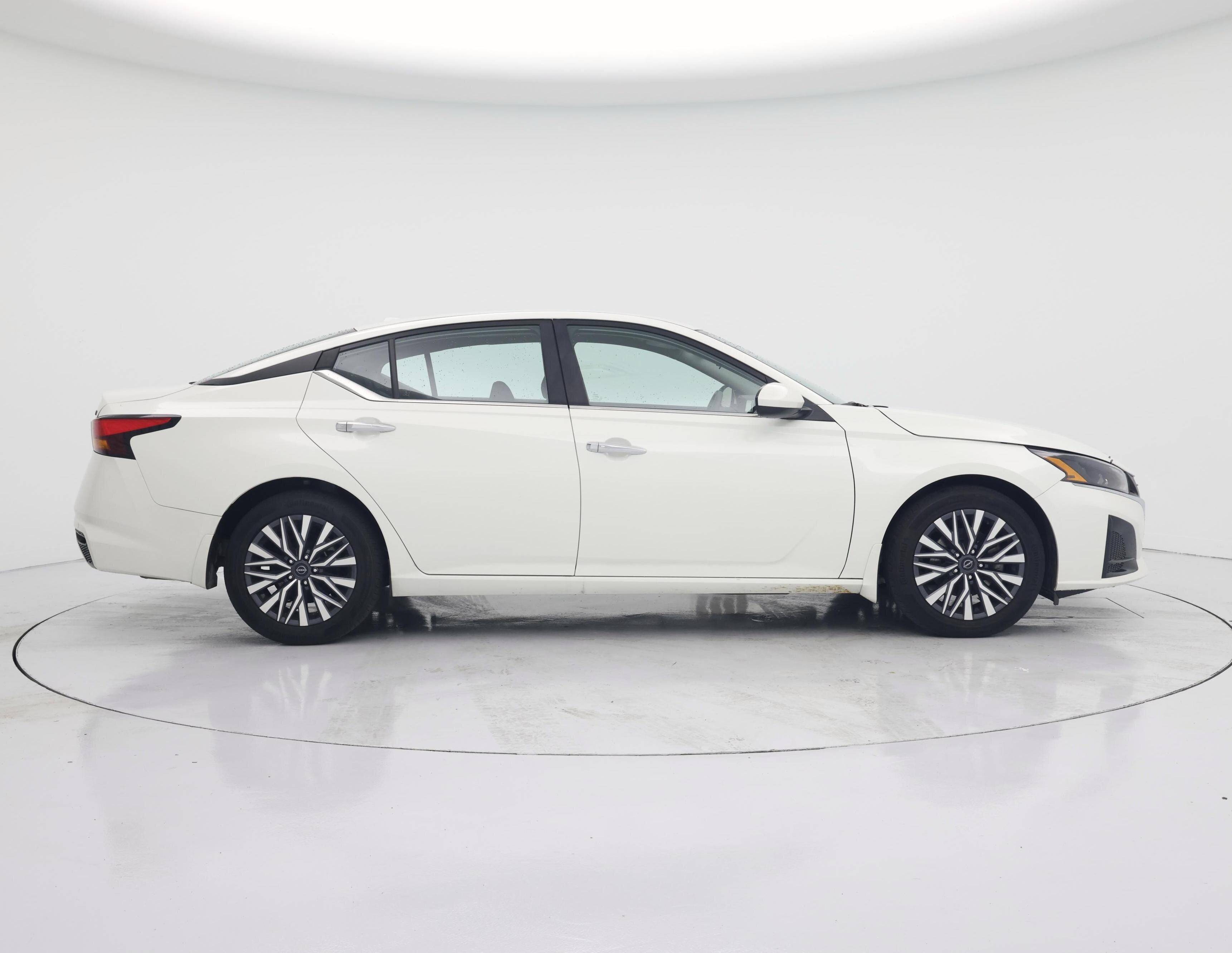 Thumbnail: 2023 Nissan Altima - 7