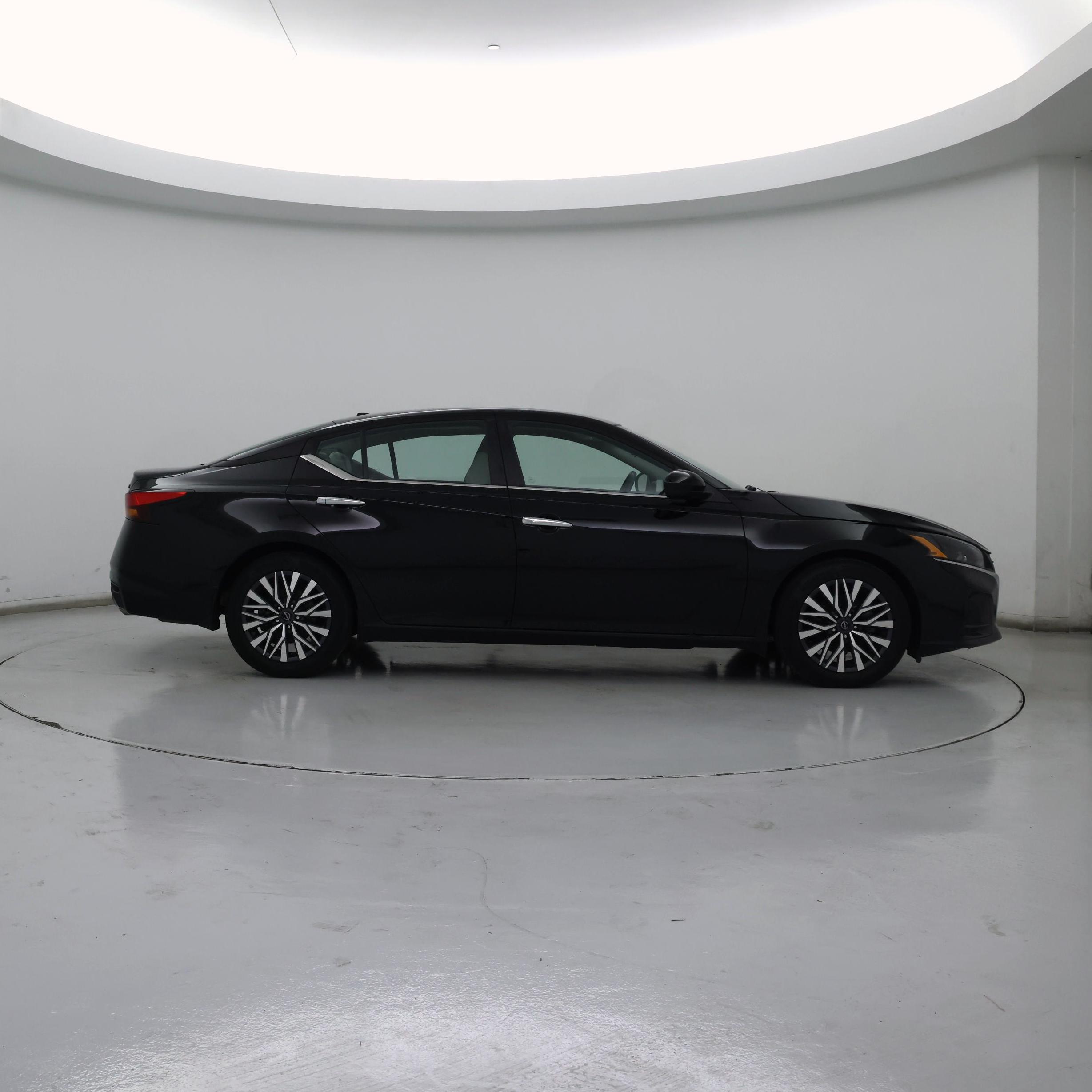 Thumbnail: 2023 Nissan Altima - 7