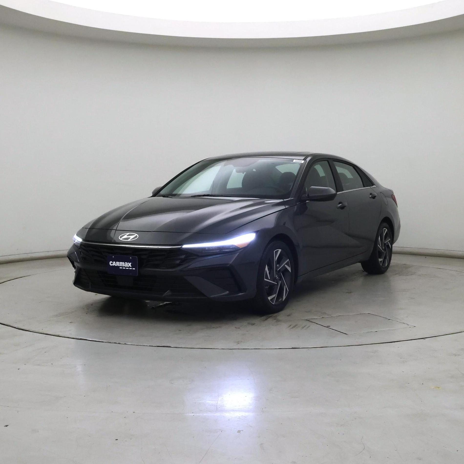 Thumbnail: 2024 Hyundai Elantra - 4