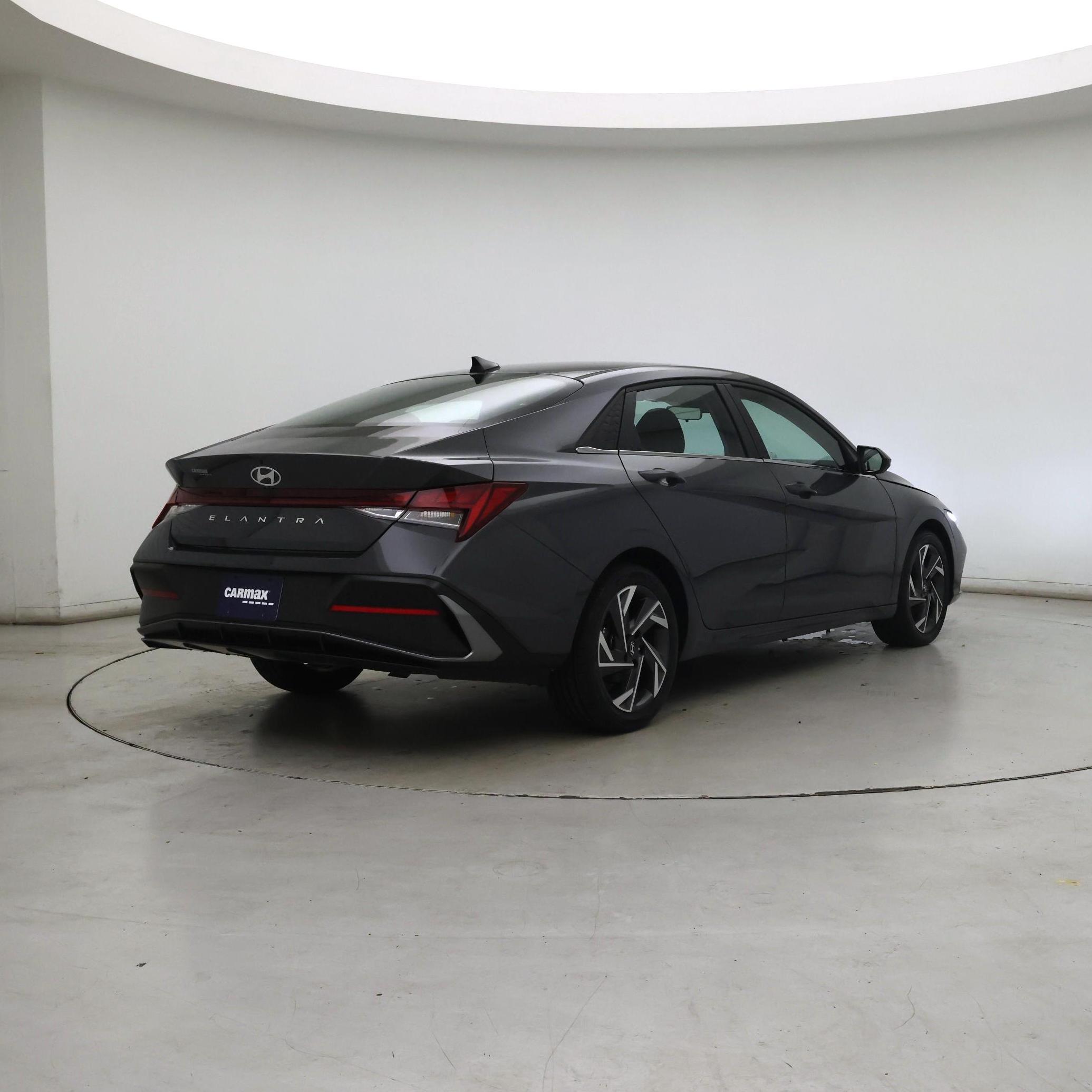 Thumbnail: 2024 Hyundai Elantra - 8