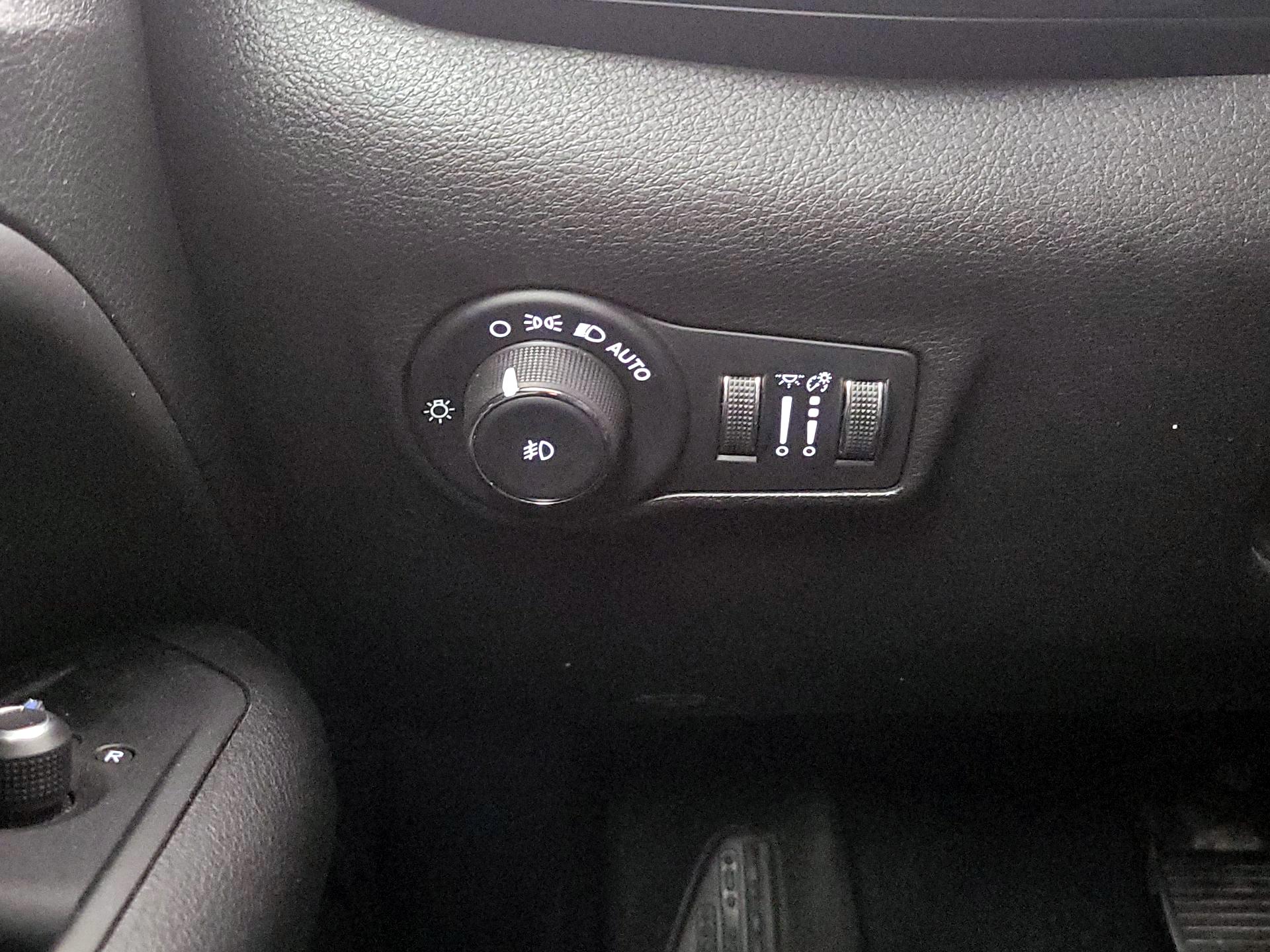 Thumbnail: 2022 Jeep Compass - 13