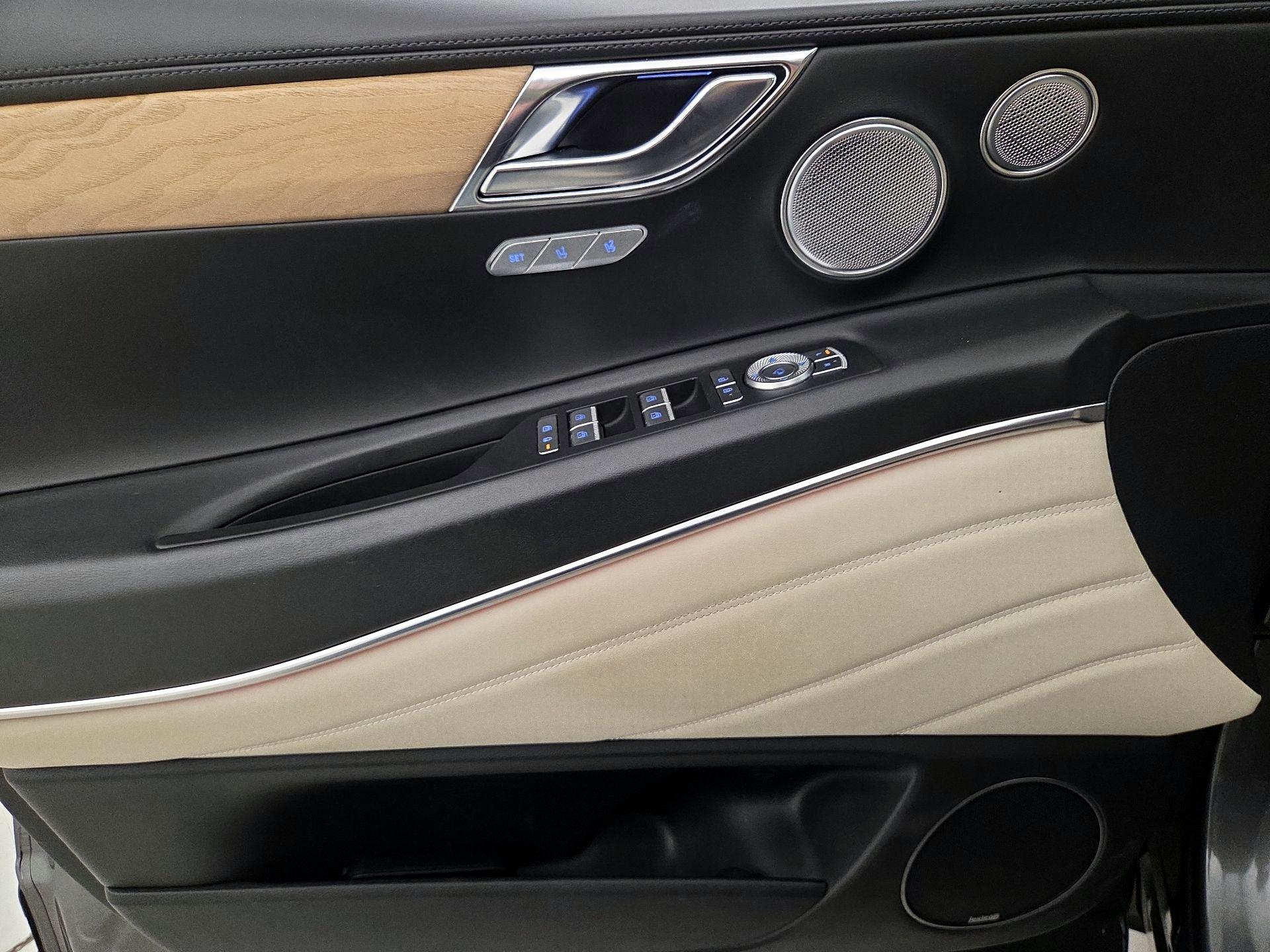 Thumbnail: 2023 Genesis GV80 - 12
