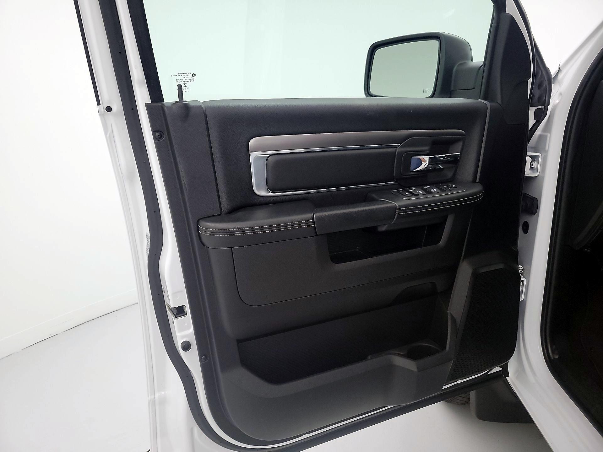 Thumbnail: 2022 RAM 1500 Classic - 12