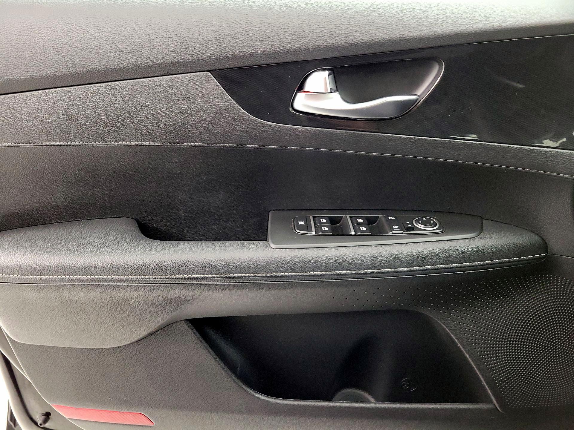 Thumbnail: 2023 Kia Forte - 12
