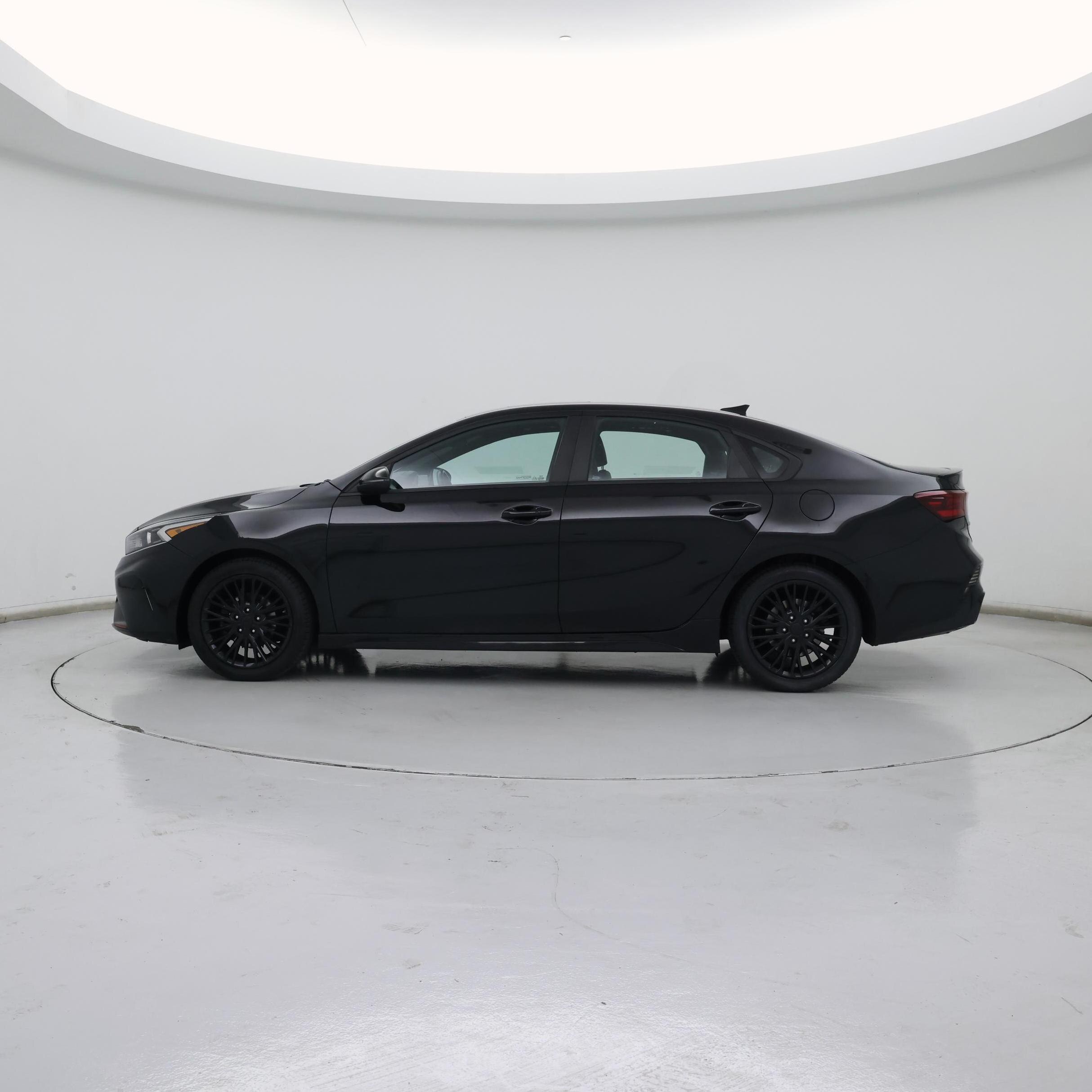 Thumbnail: 2023 Kia Forte - 3