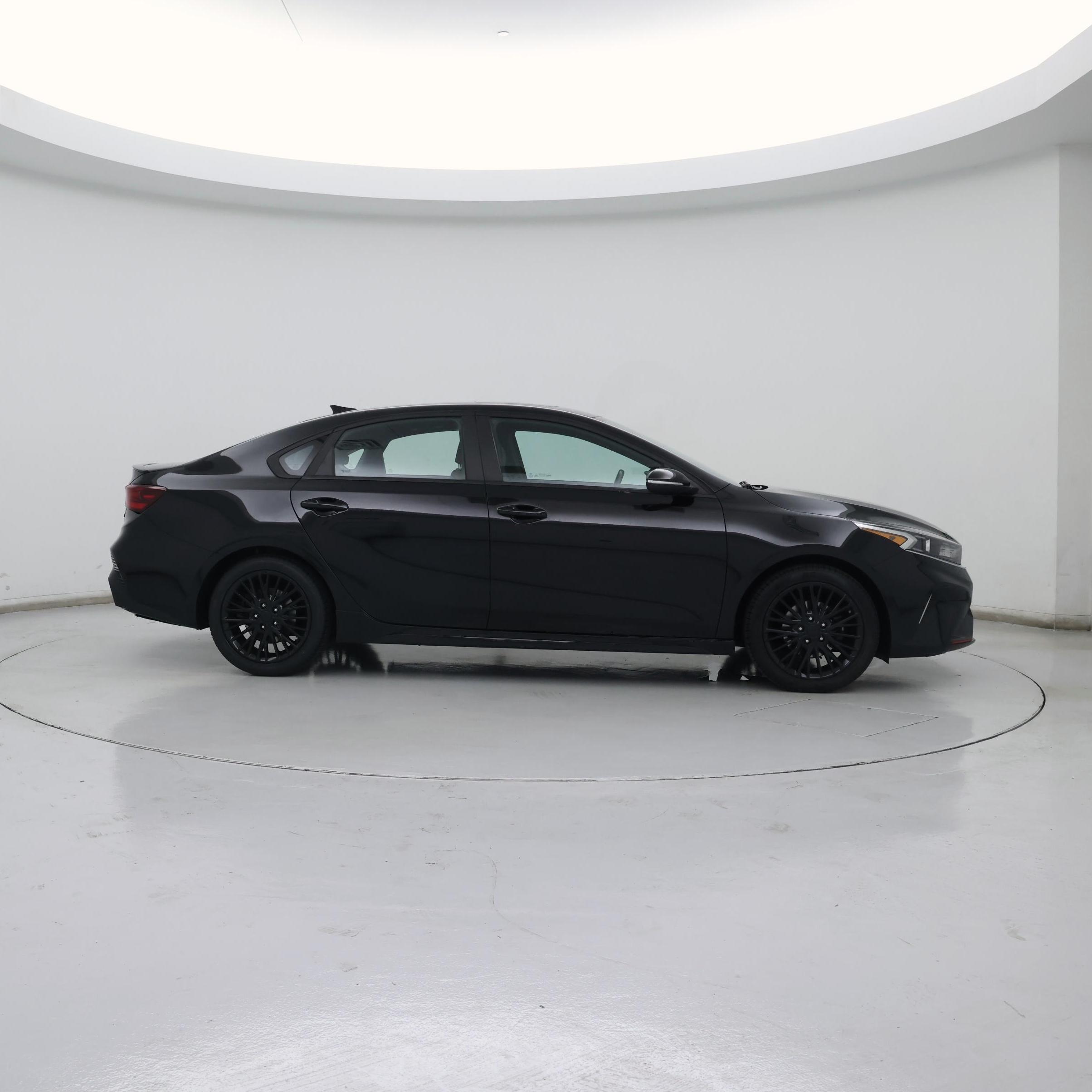Thumbnail: 2023 Kia Forte - 7