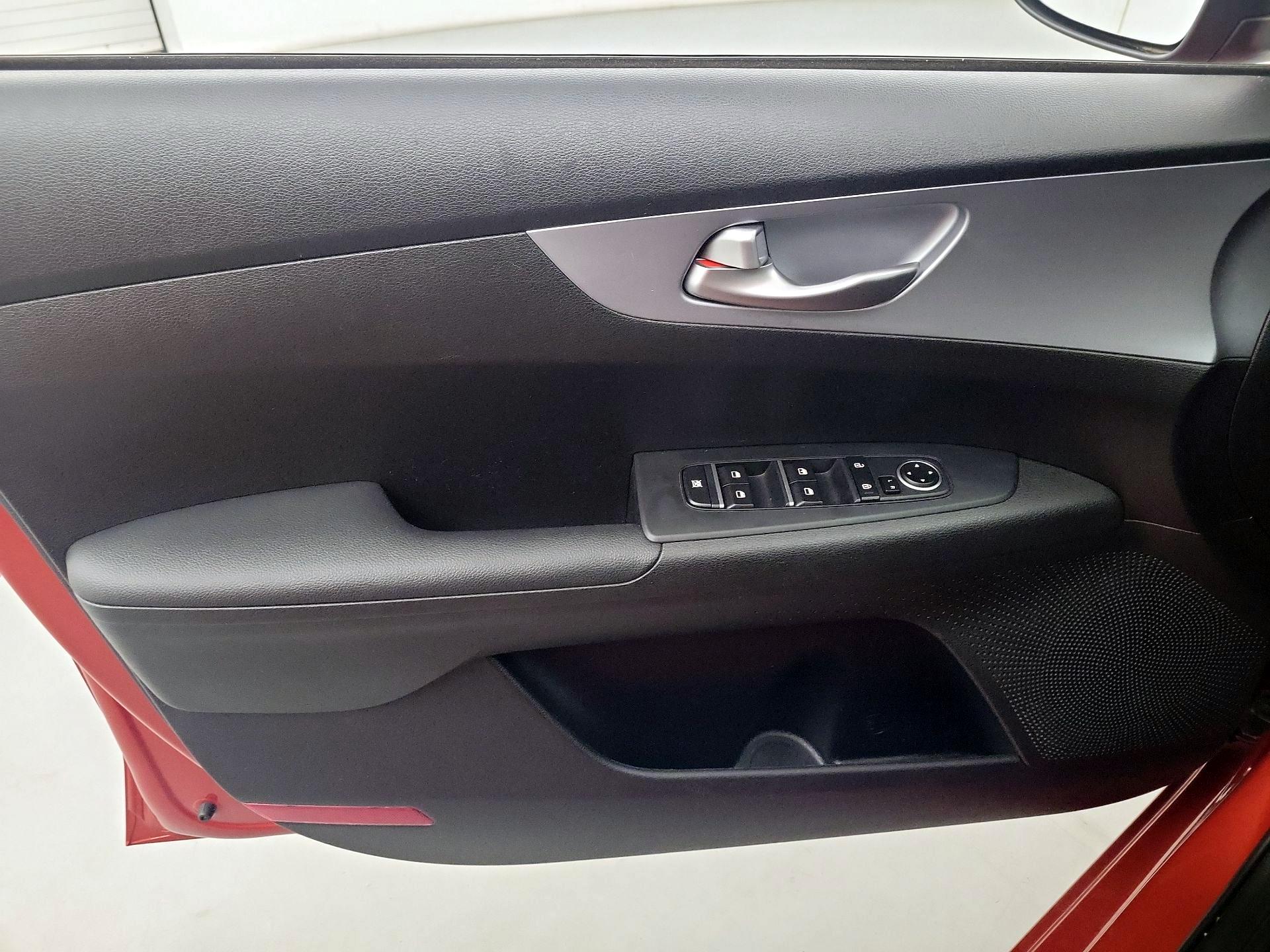 Thumbnail: 2023 Kia Forte - 12
