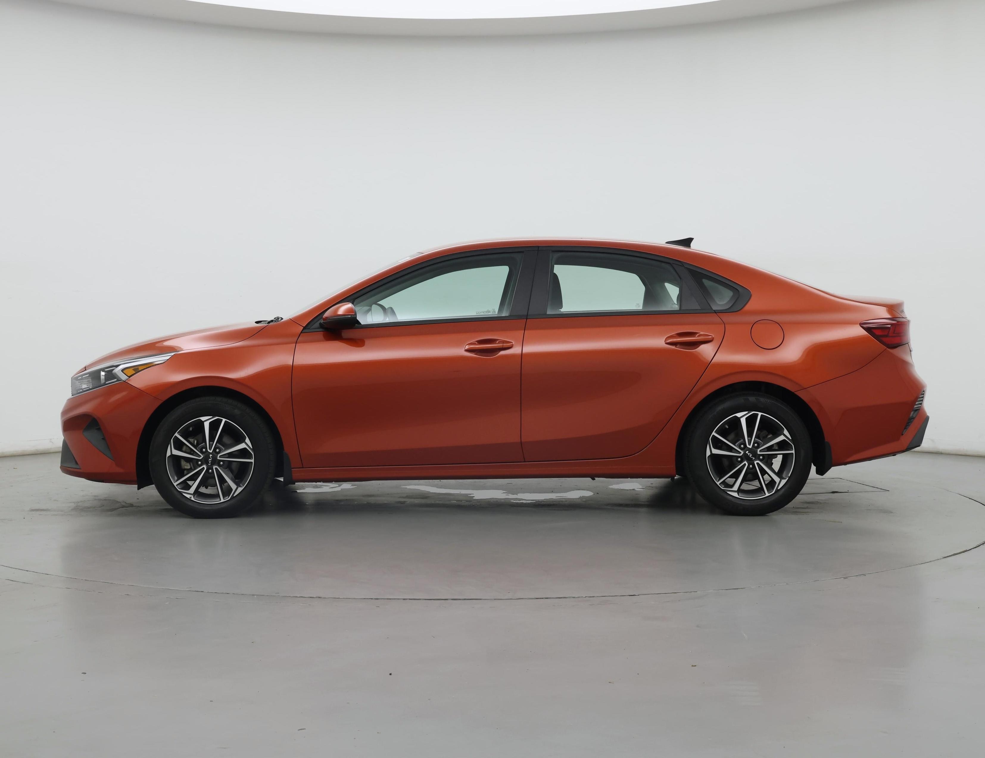 Thumbnail: 2023 Kia Forte - 3