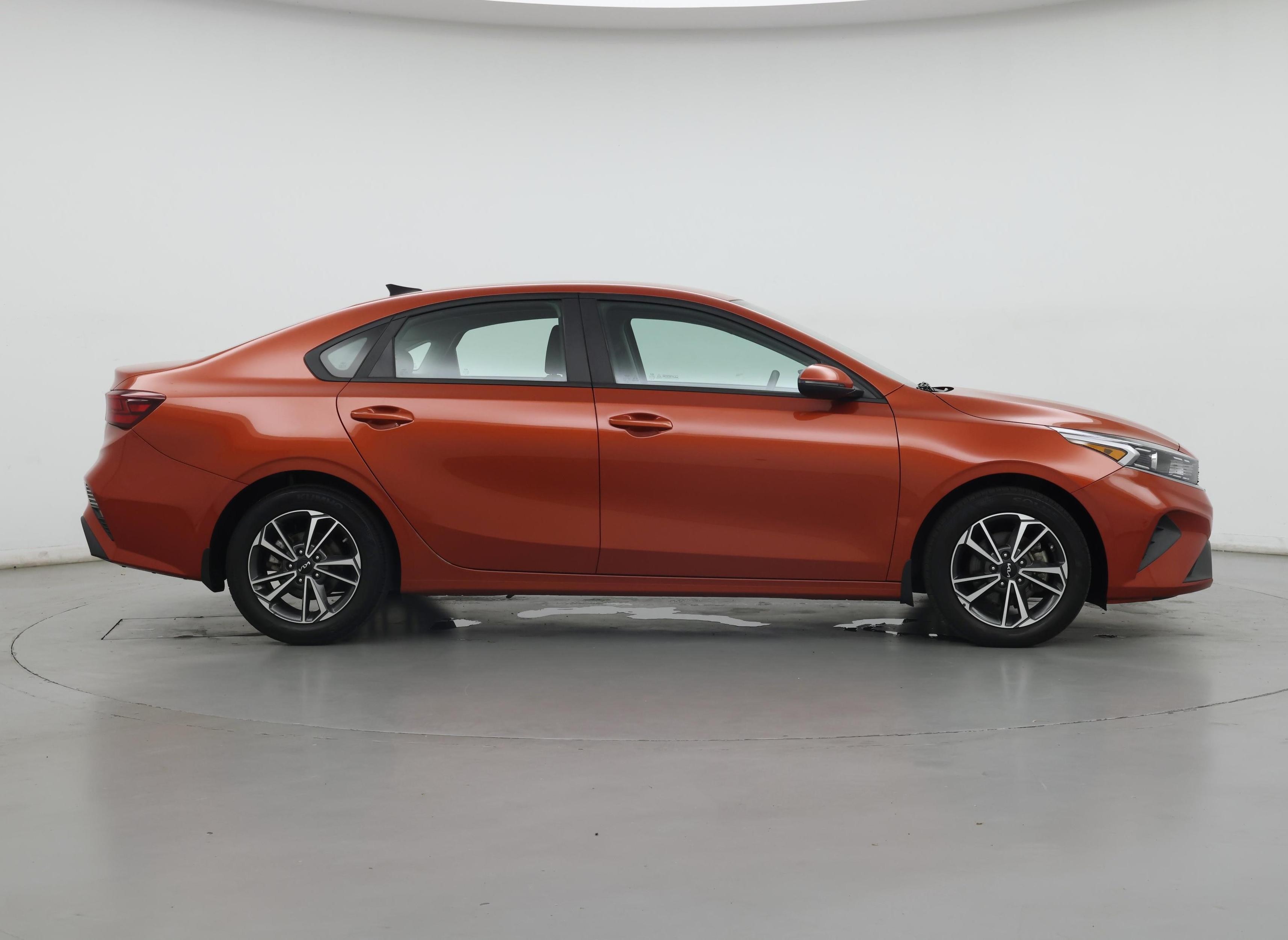 Thumbnail: 2023 Kia Forte - 7