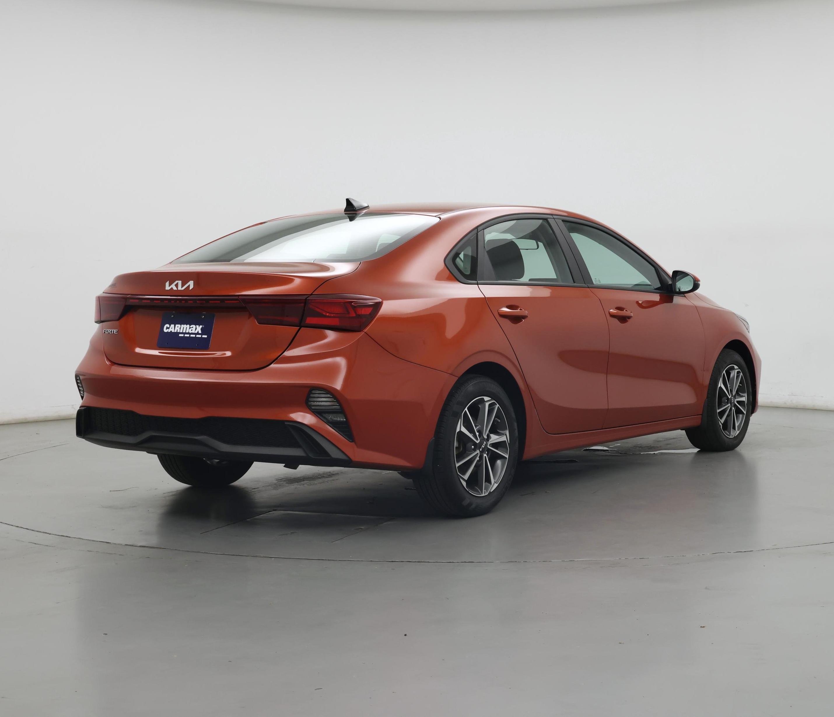 Thumbnail: 2023 Kia Forte - 8