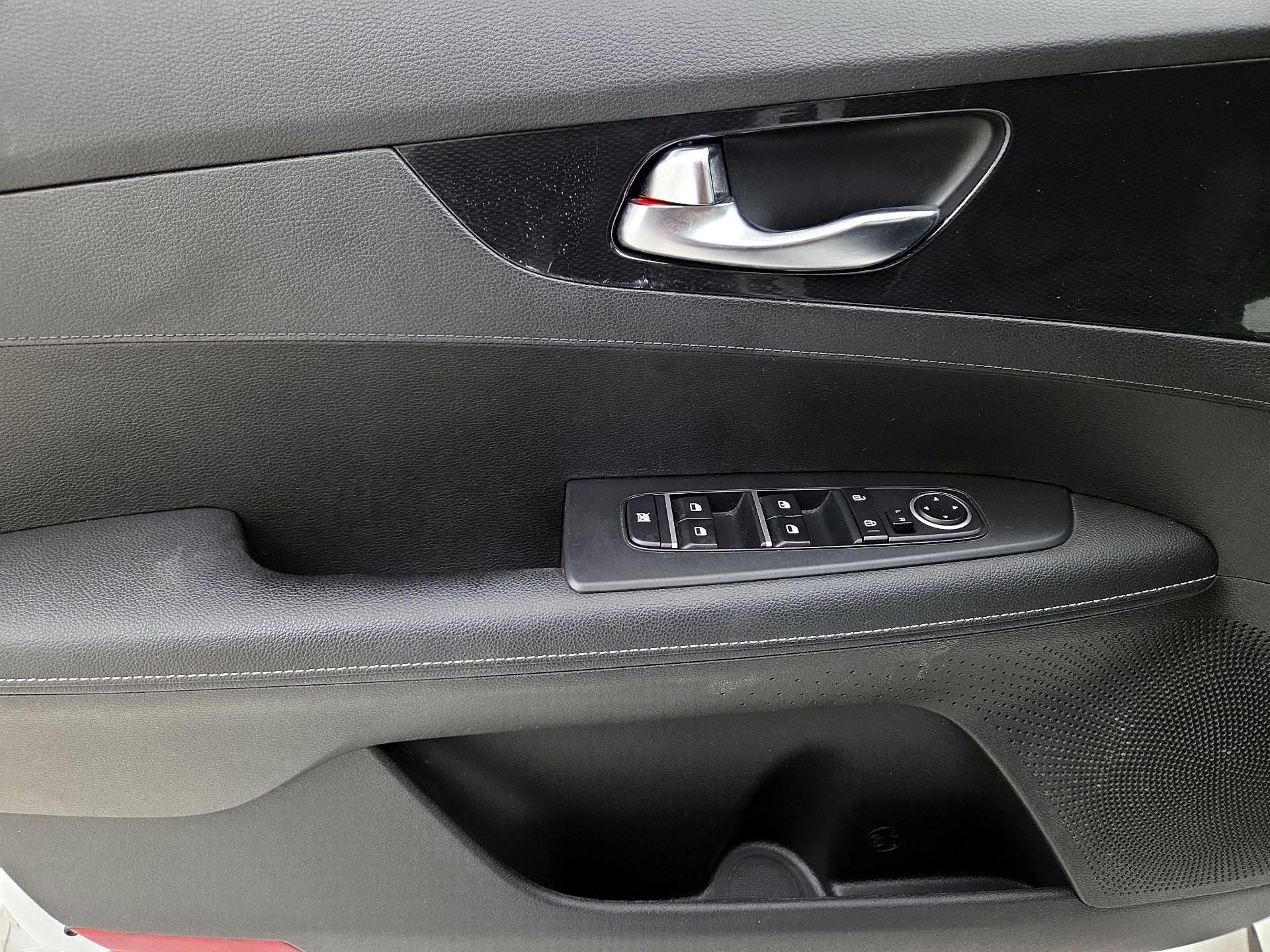 Thumbnail: 2023 Kia Forte - 12