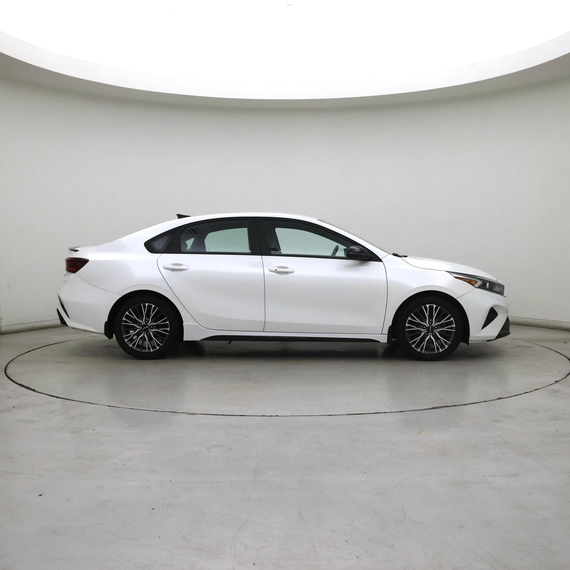 Thumbnail: 2023 Kia Forte - 7