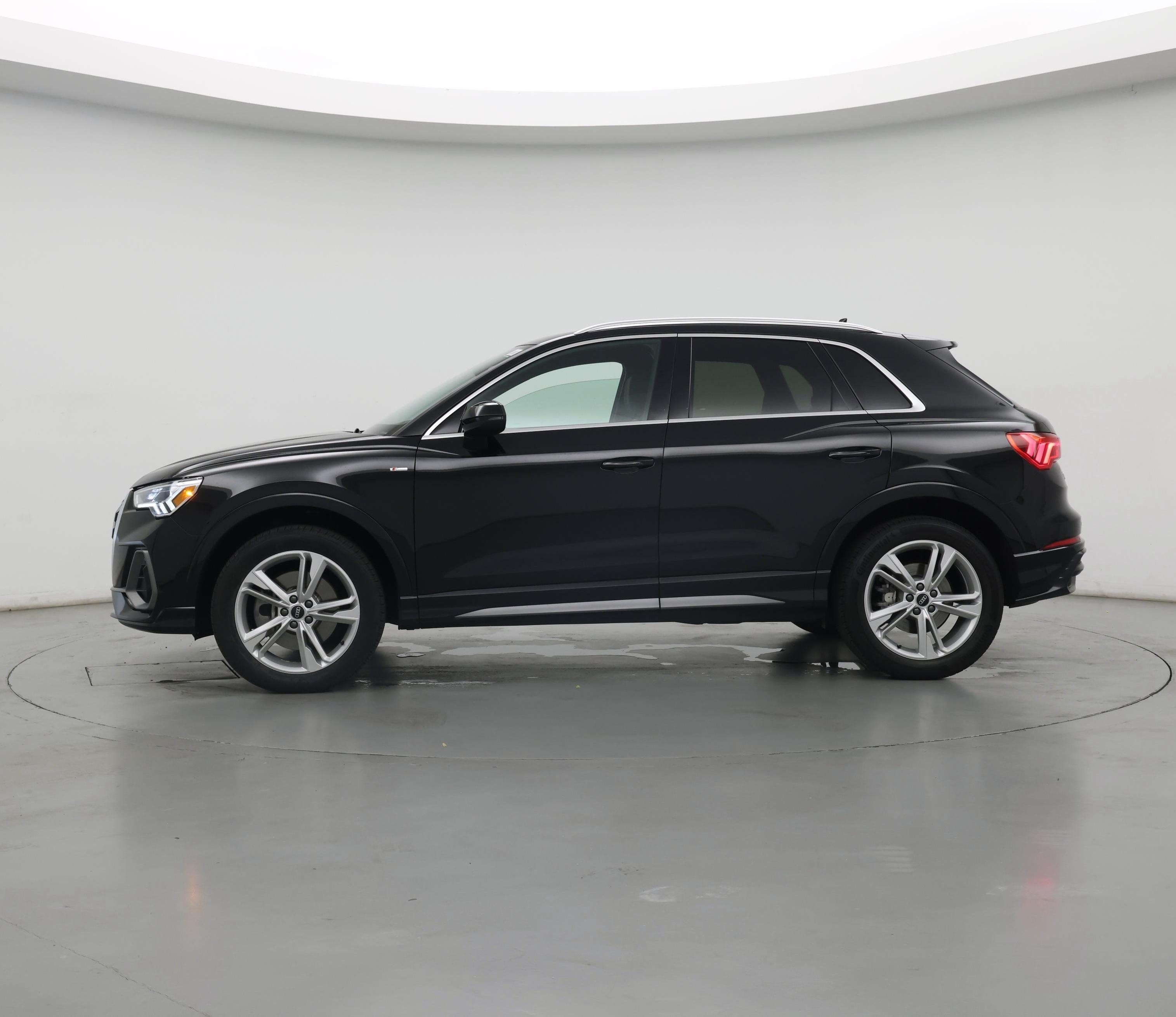 Thumbnail: 2022 Audi Q3 - 3