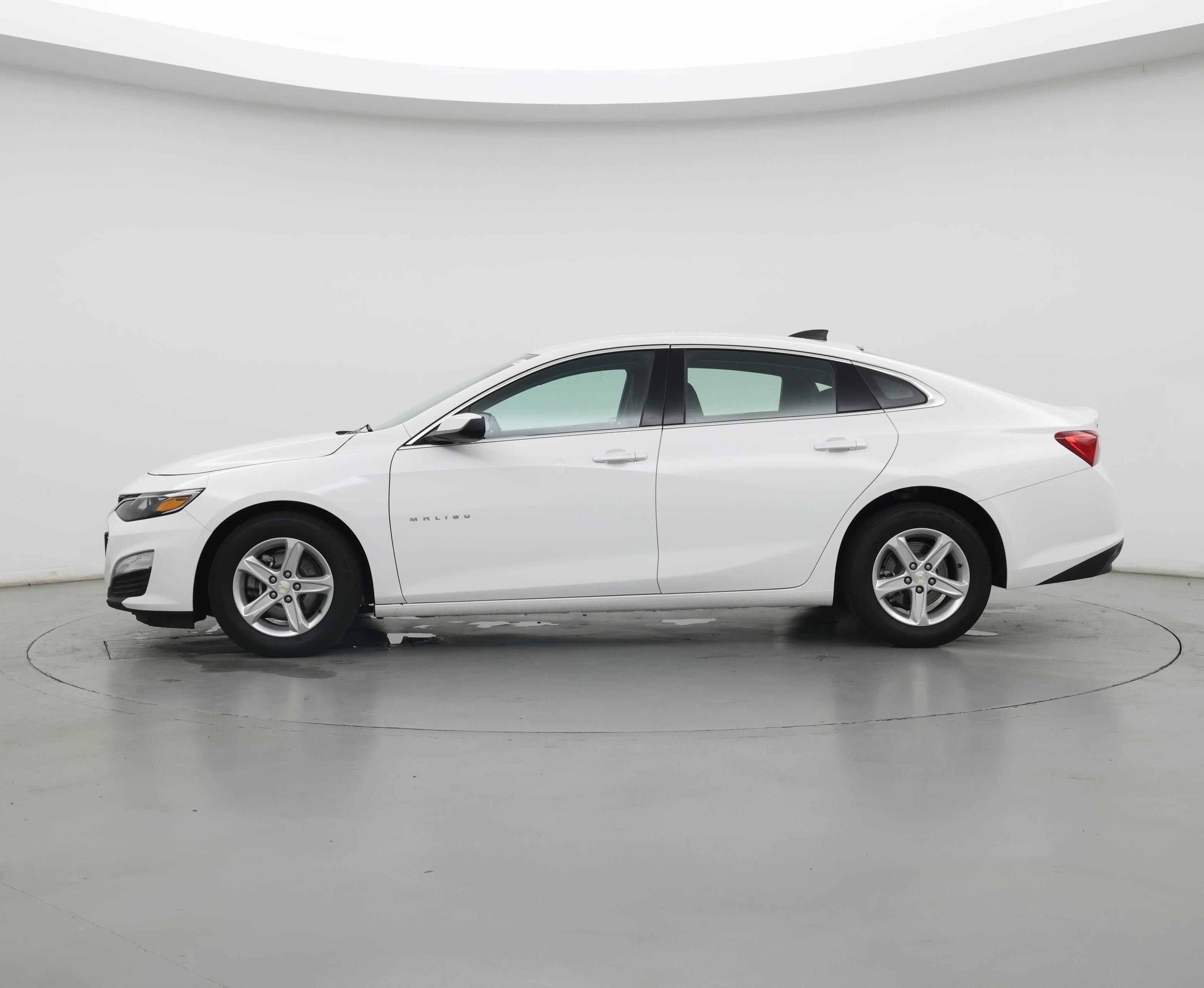 Thumbnail: 2024 Chevrolet Malibu - 3
