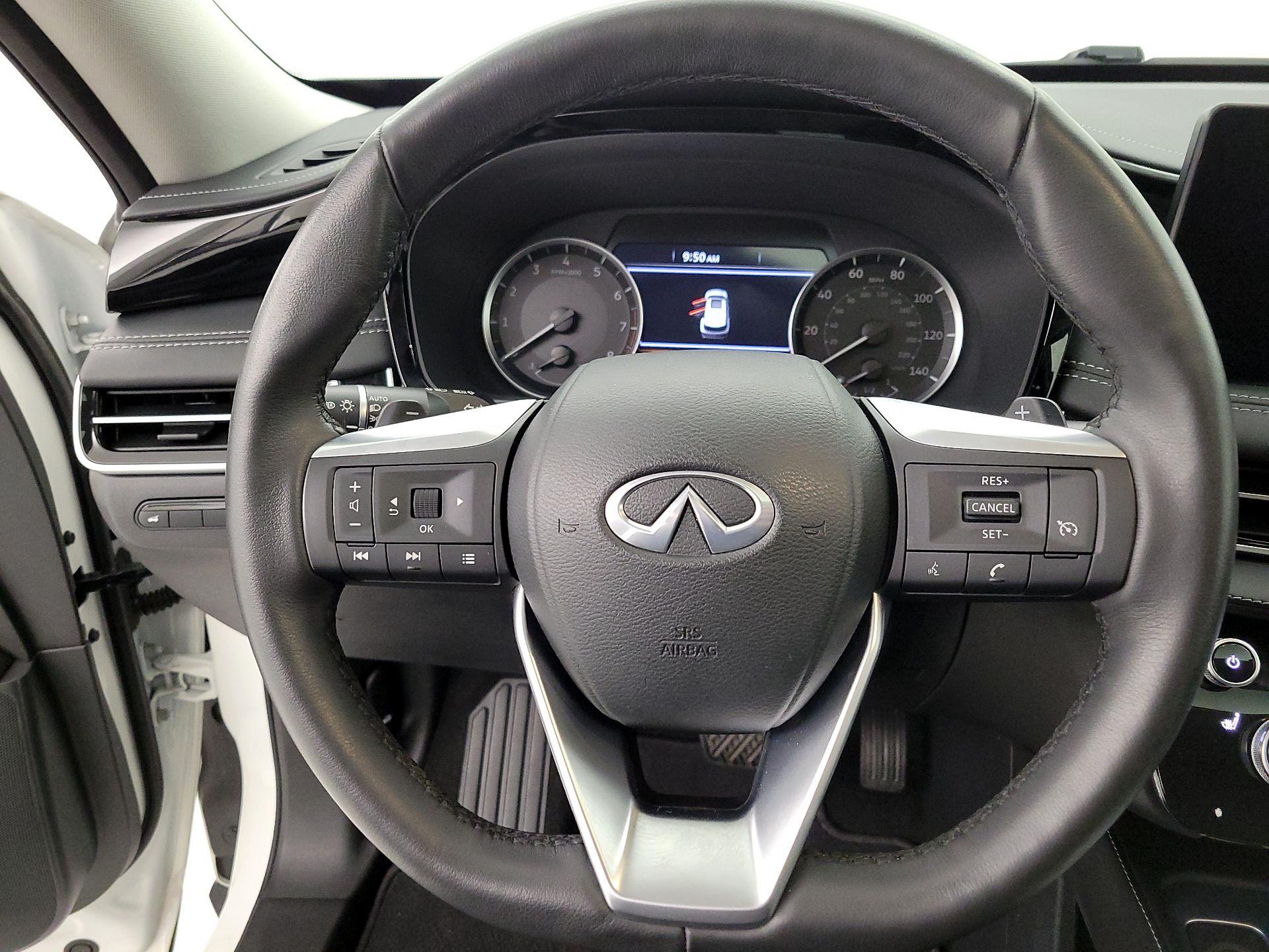 Thumbnail: 2023 INFINITI QX60 - 10