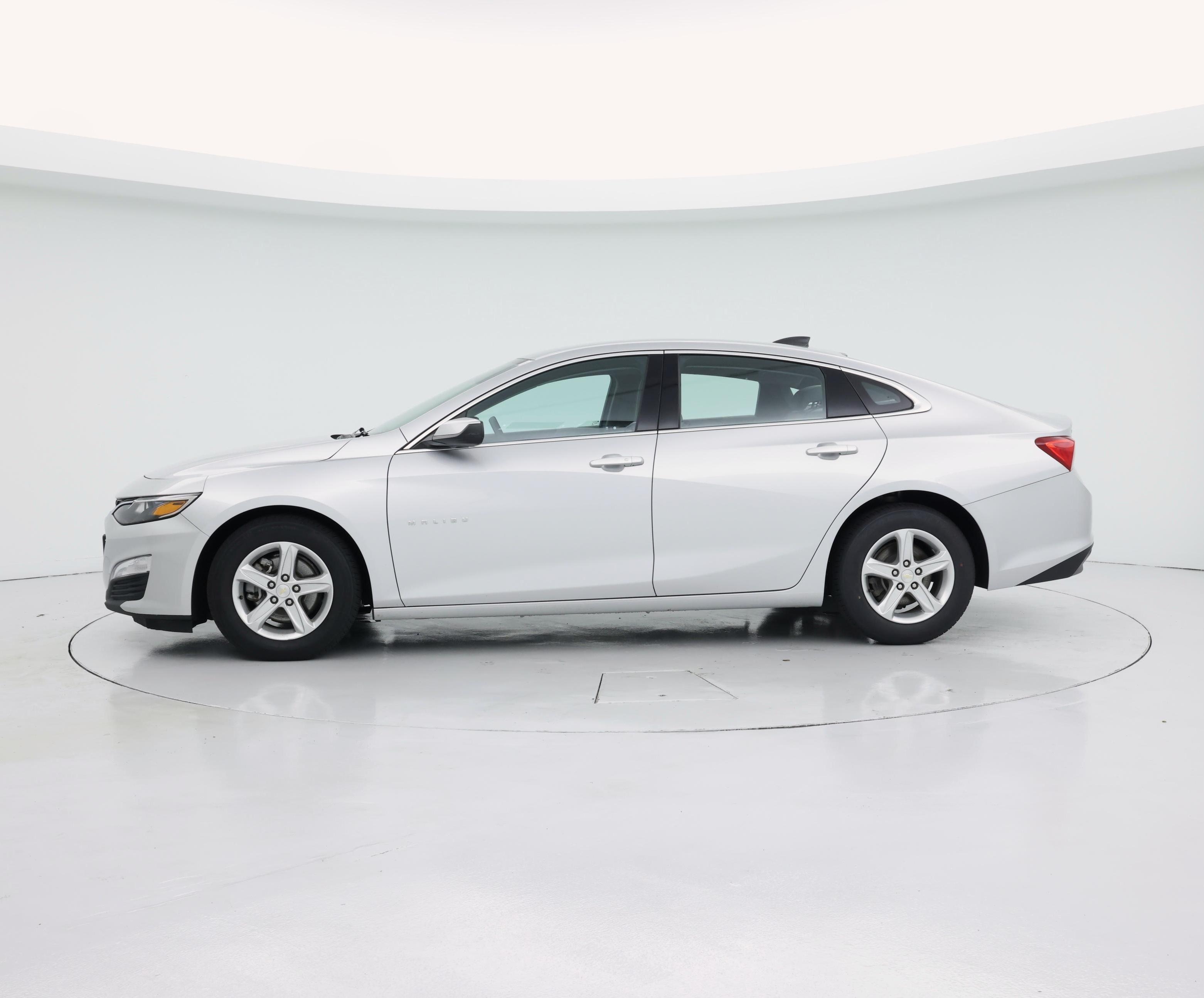 Thumbnail: 2022 Chevrolet Malibu - 3
