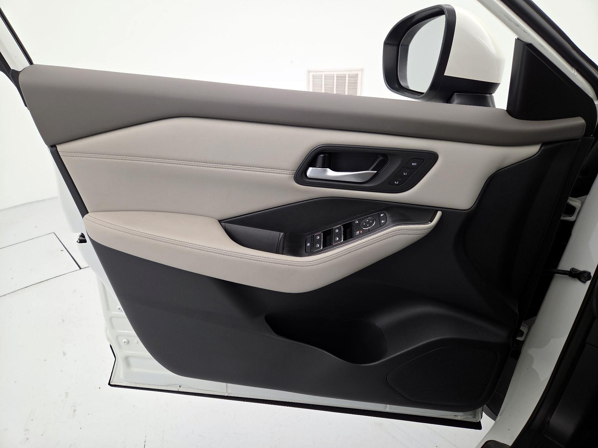 Thumbnail: 2023 Nissan Rogue - 12