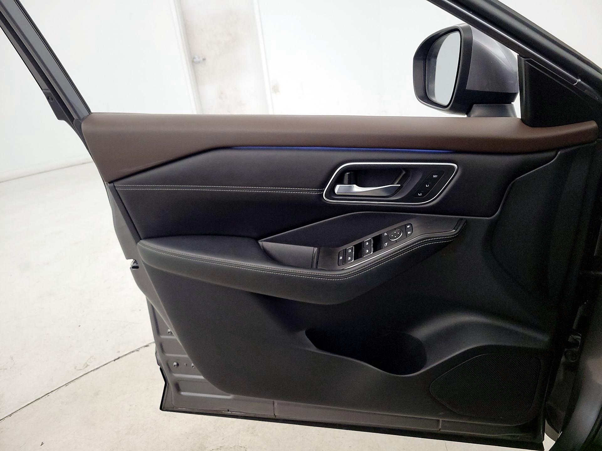 Thumbnail: 2023 Nissan Rogue - 12