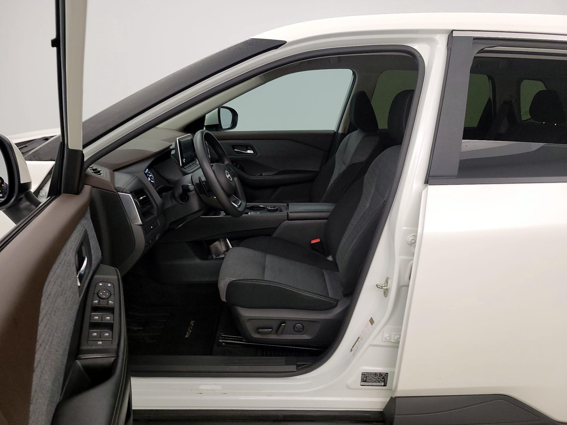 Thumbnail: 2023 Nissan Rogue - 11