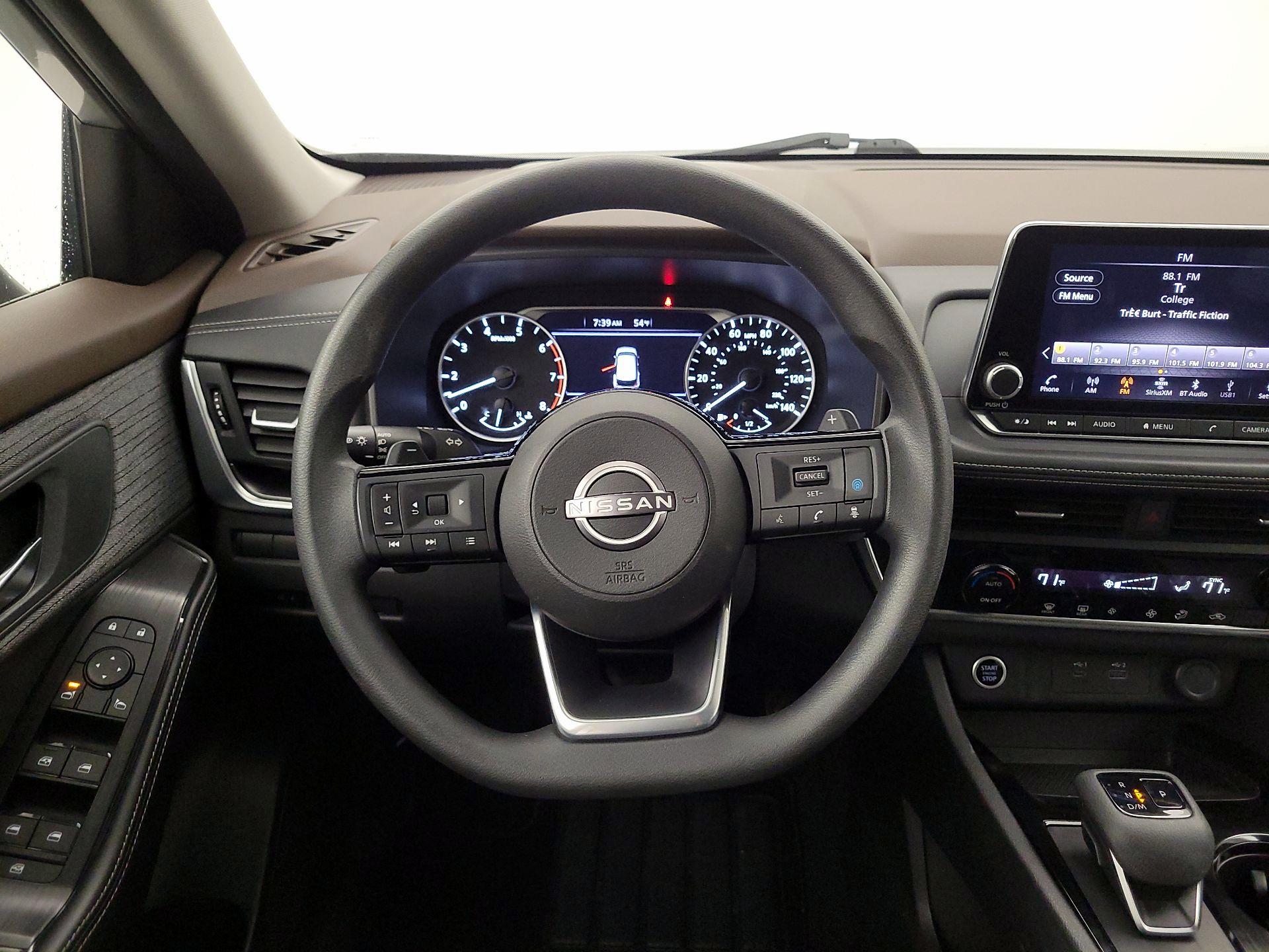 Thumbnail: 2023 Nissan Rogue - 10