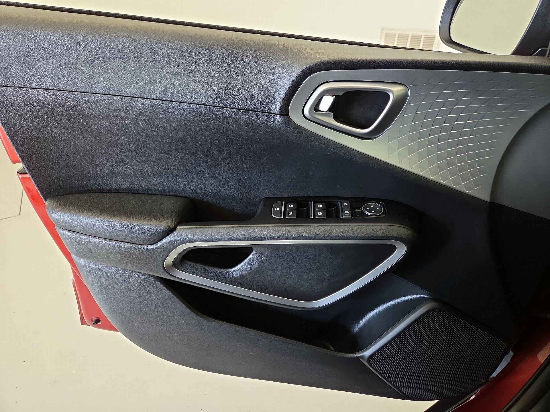 Thumbnail: 2022 Kia Soul - 12