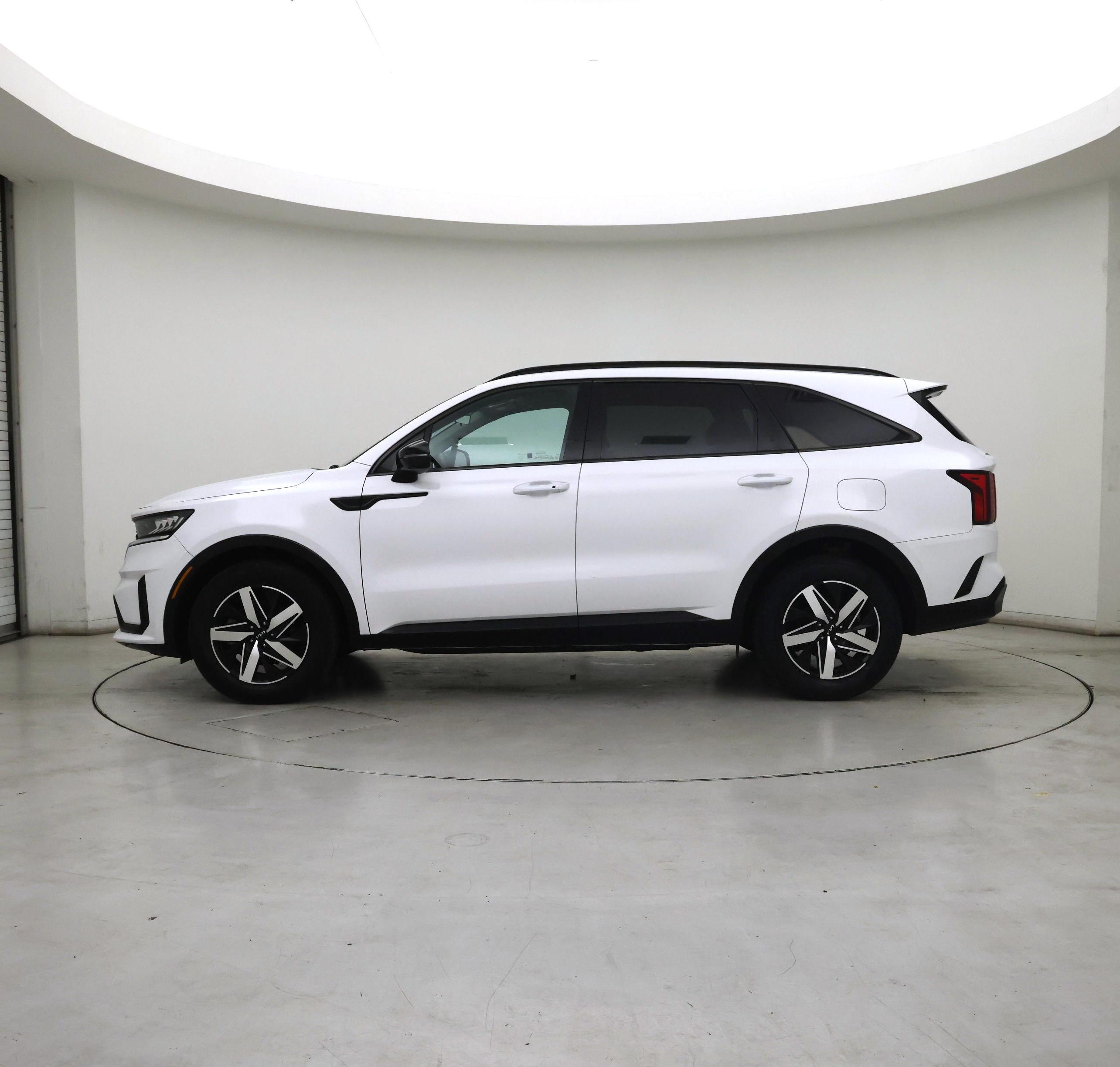 Thumbnail: 2023 Kia Sorento - 3