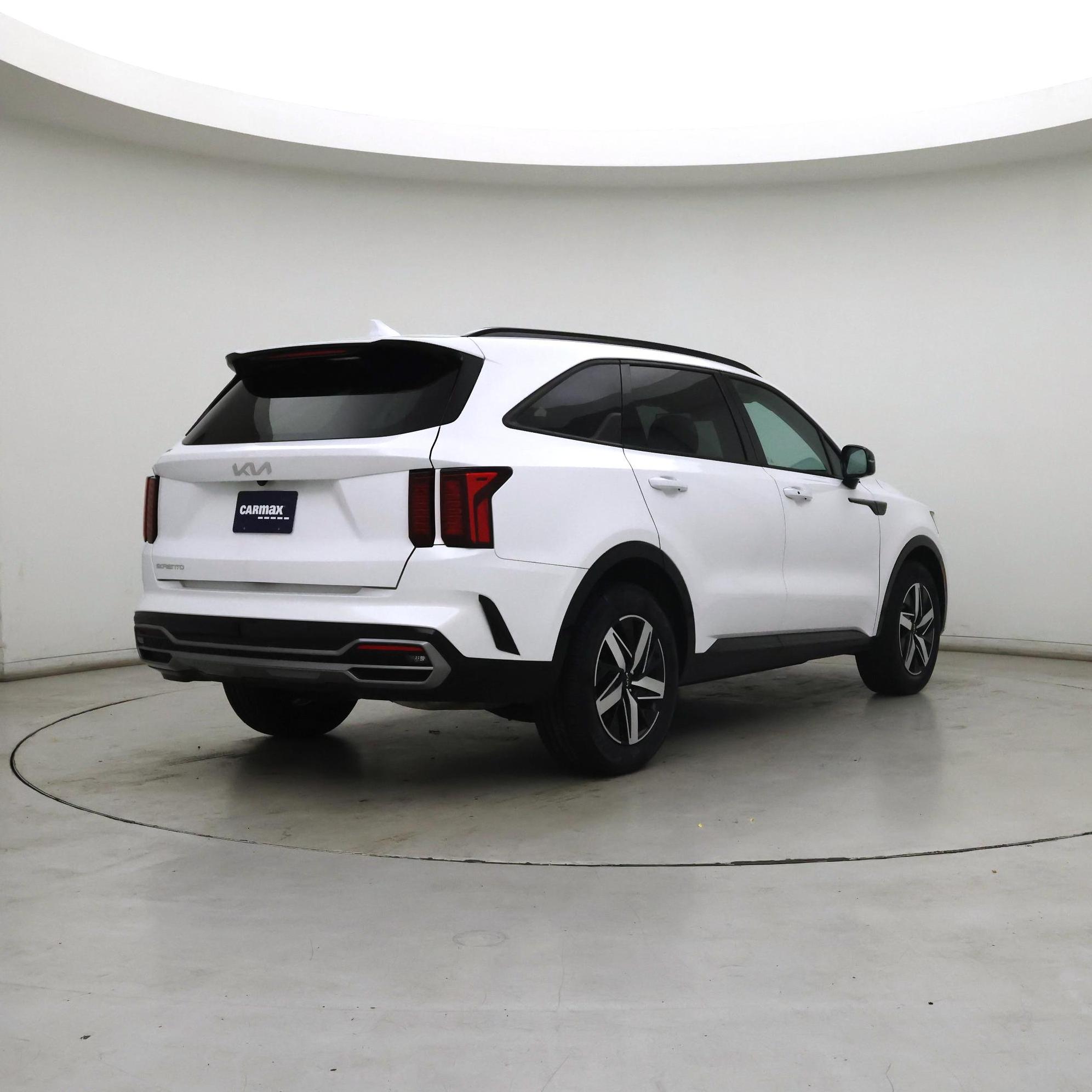 Thumbnail: 2023 Kia Sorento - 8