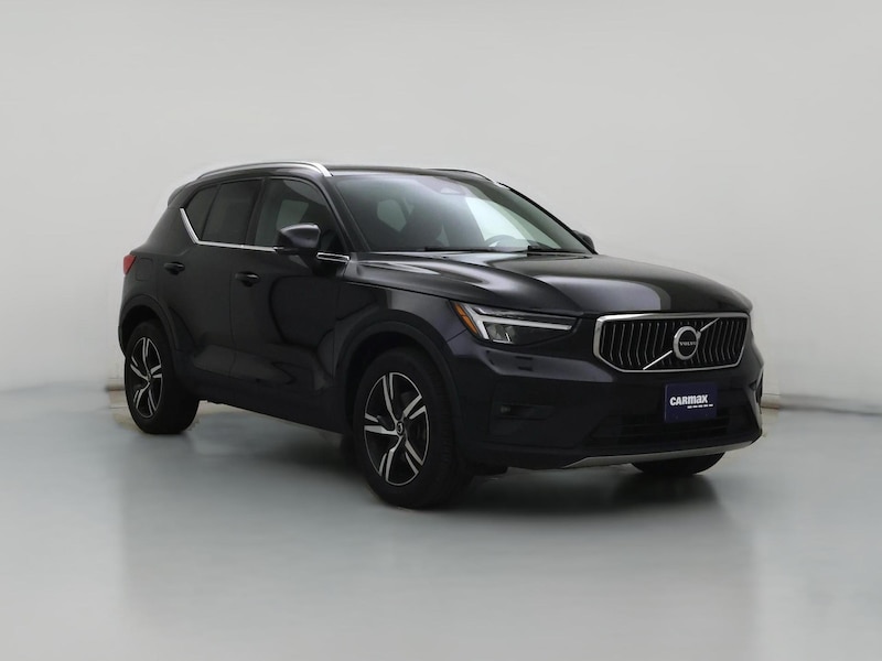 2023 Volvo XC40 B5 Plus Bright Theme