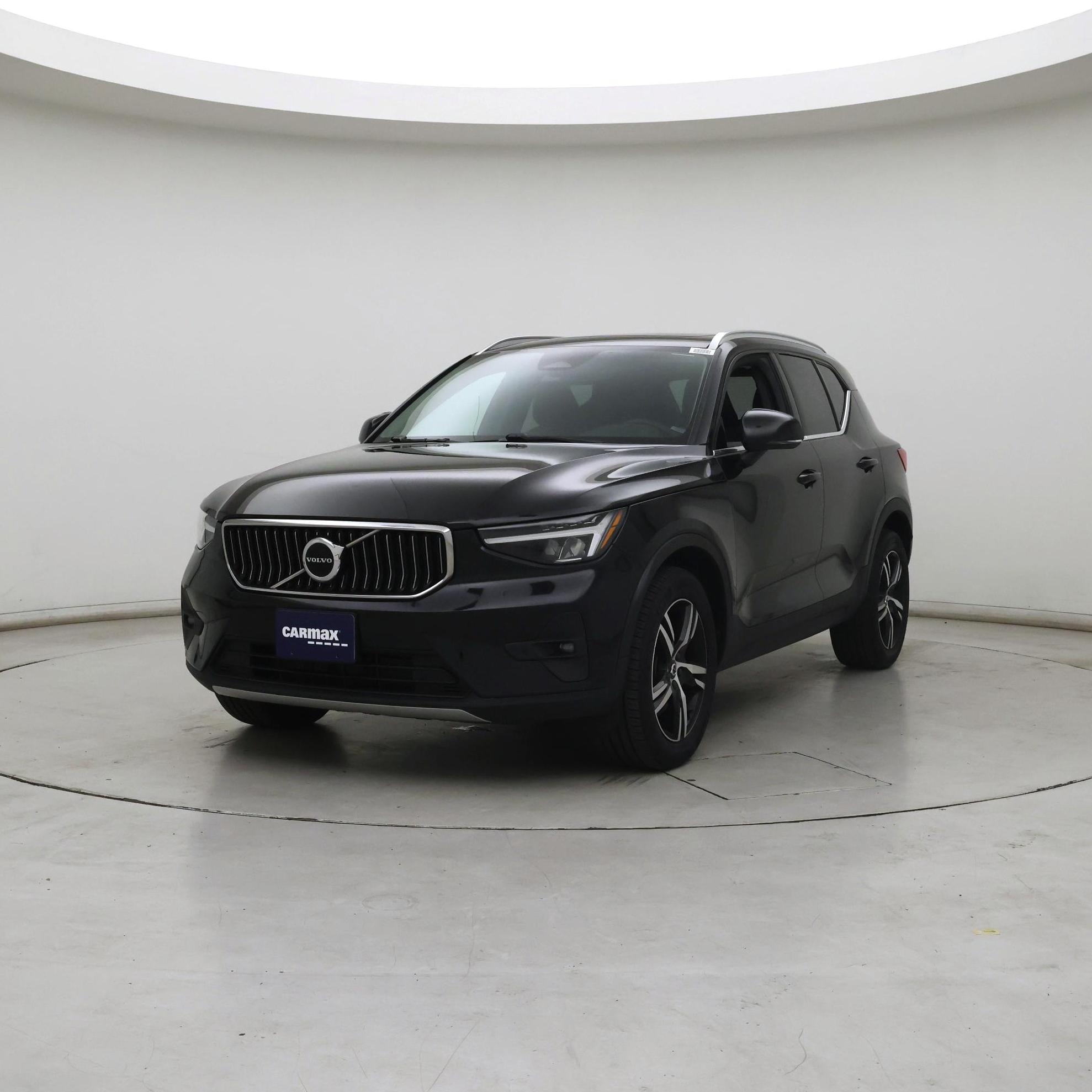 Thumbnail: 2023 Volvo XC40 - 4