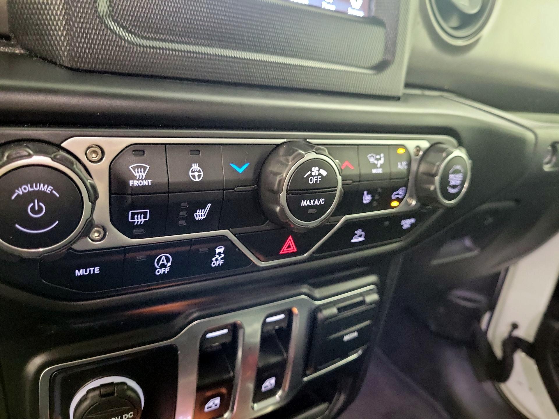 Thumbnail: 2022 Jeep Wrangler - 16