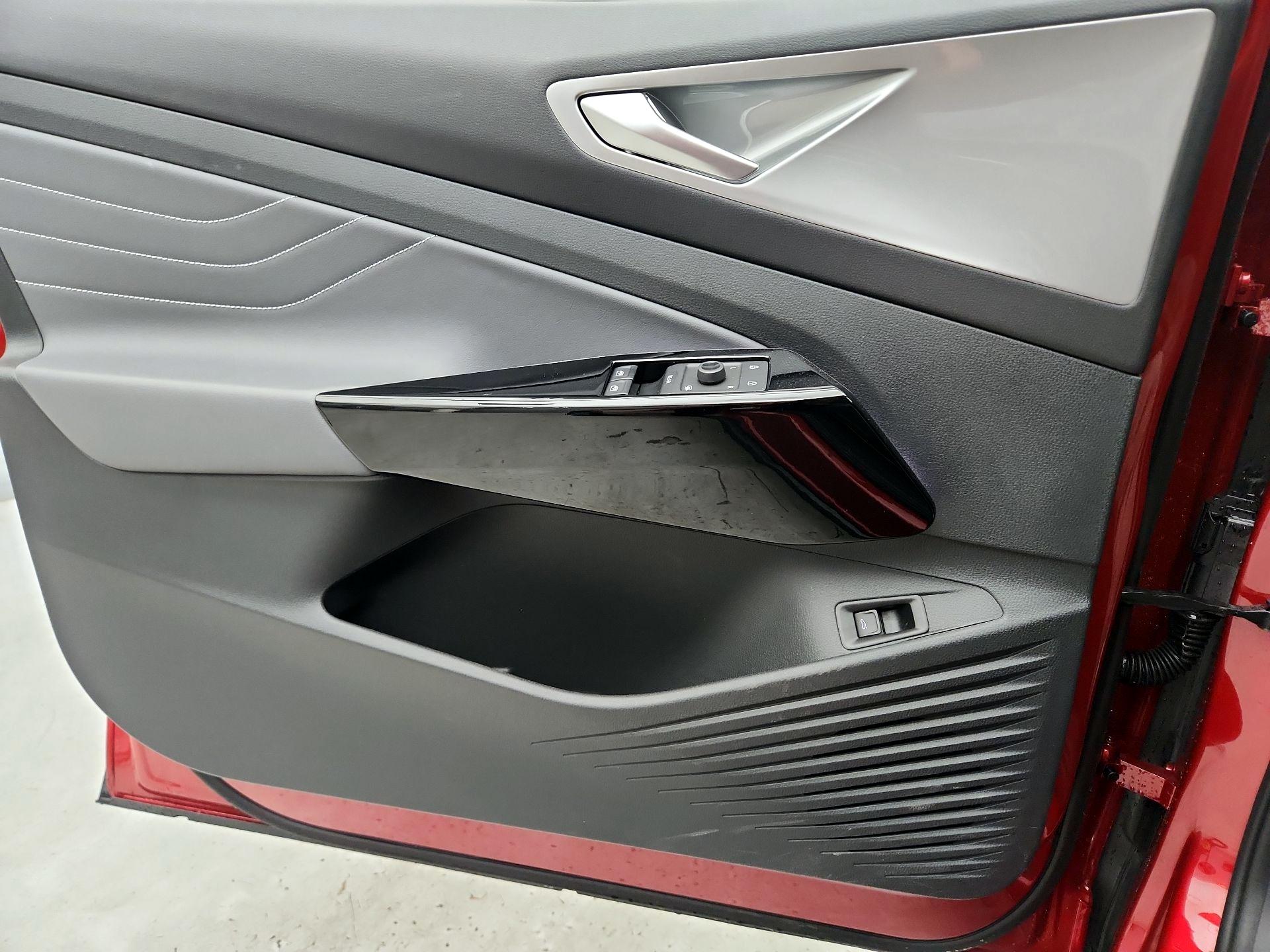 Thumbnail: 2023 Volkswagen ID.4 - 12